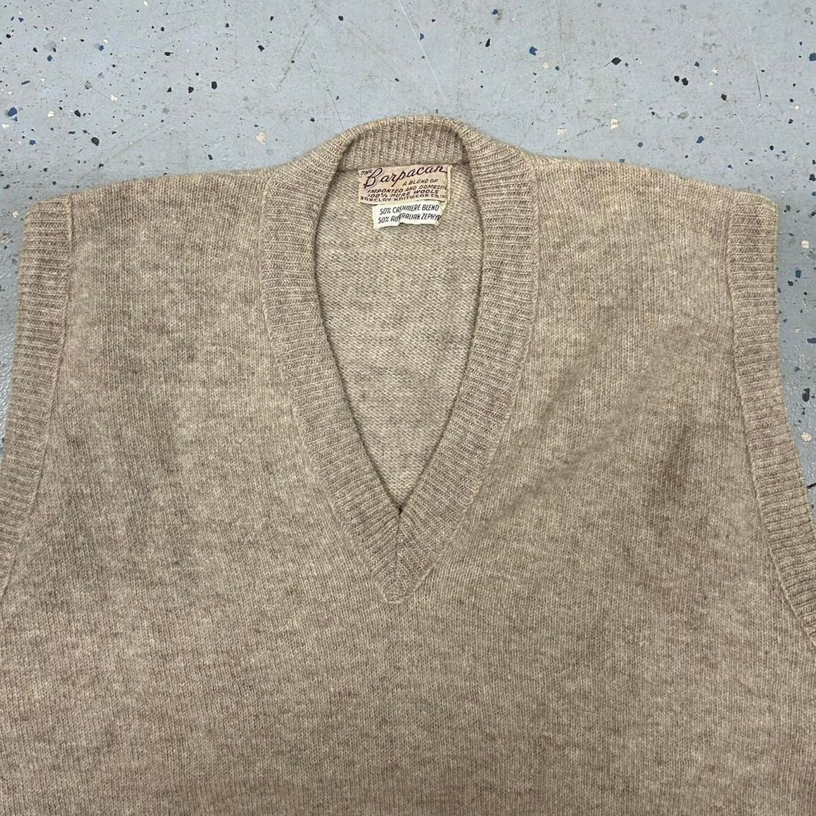 Other VTG Cream Barpacan cashmere blend sweater vest knit Size US L / EU 52-54 / 3 - 2 Thumbnail