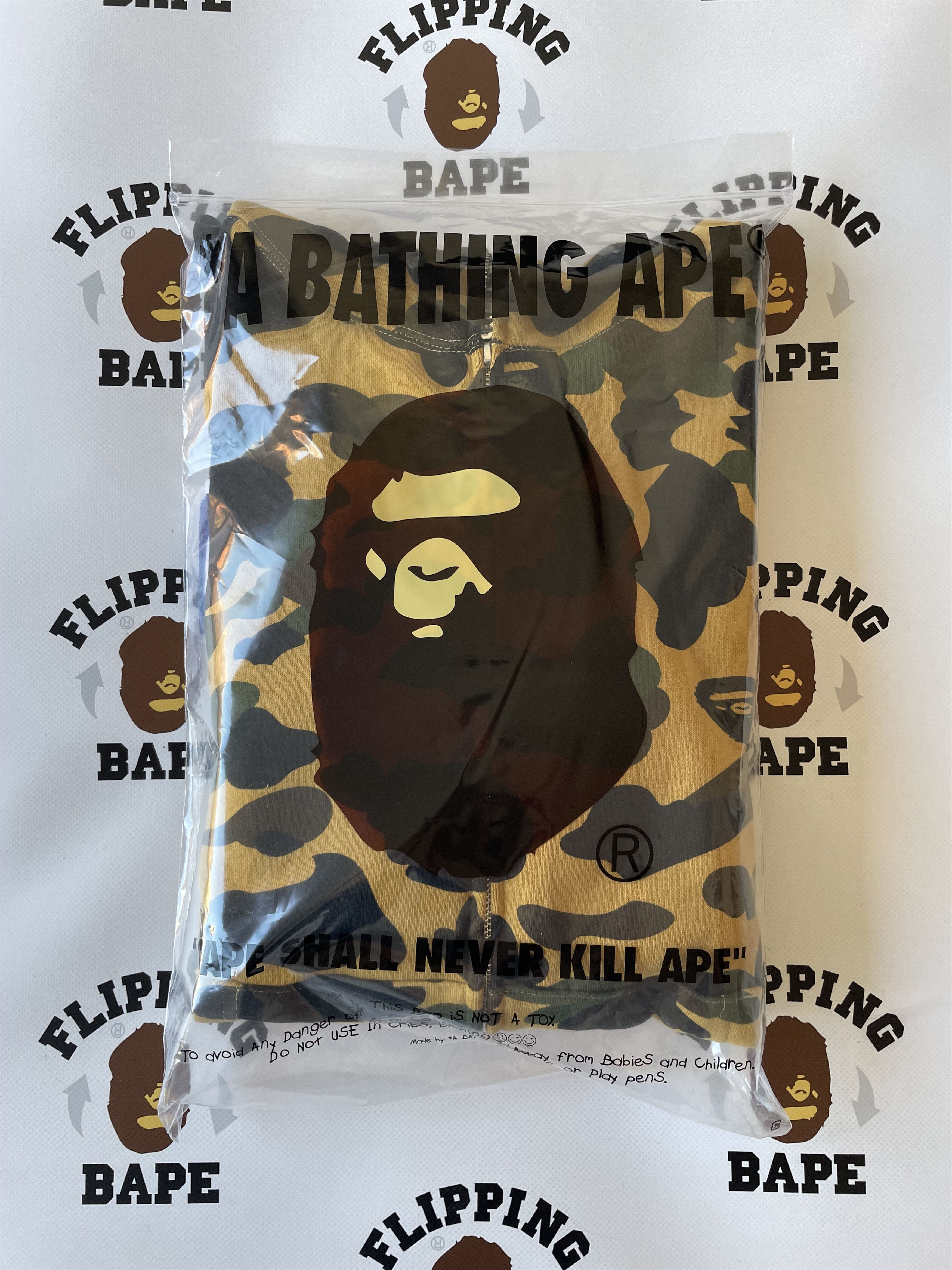 Bape 1ST CAMO SHARK FULL ZIP HOODIE (2022) Size US XL / EU 56 / 4 - 10 Thumbnail