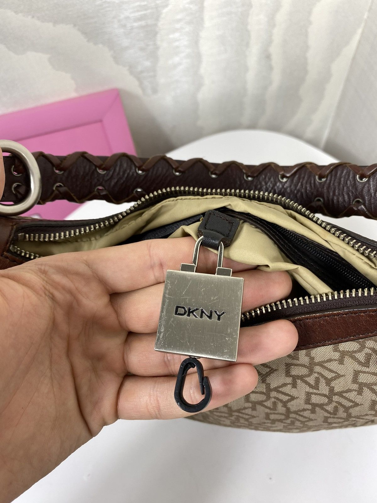 DKNY × Vintage DKNY Canvas Monogram Leather Handbag Size ONE SIZE - 14 Thumbnail