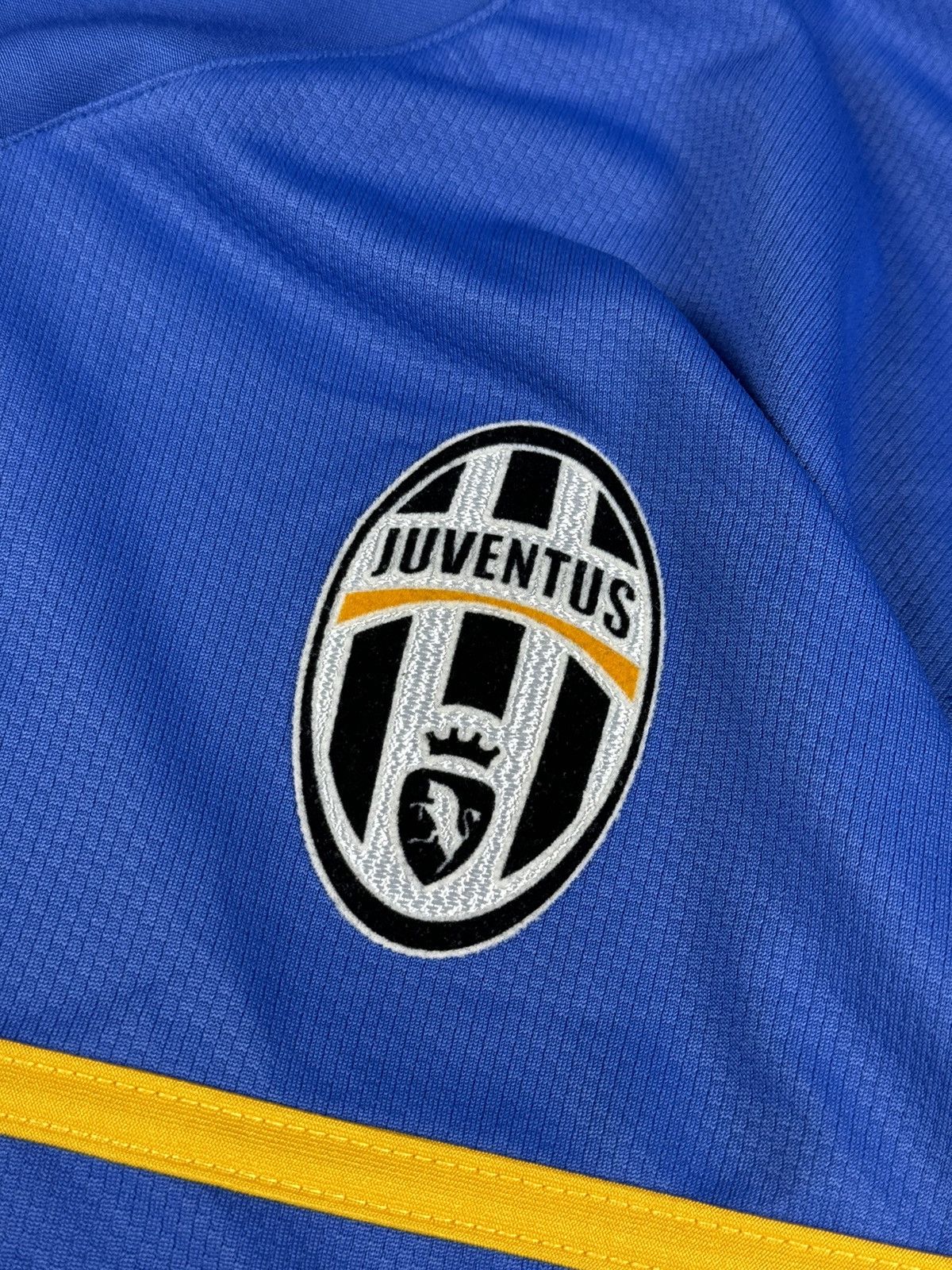 Vintage Vintage Juventus 2008 2009 away longsleeve jersey COSENTINI Size US L / EU 52-54 / 3 - 7 Thumbnail
