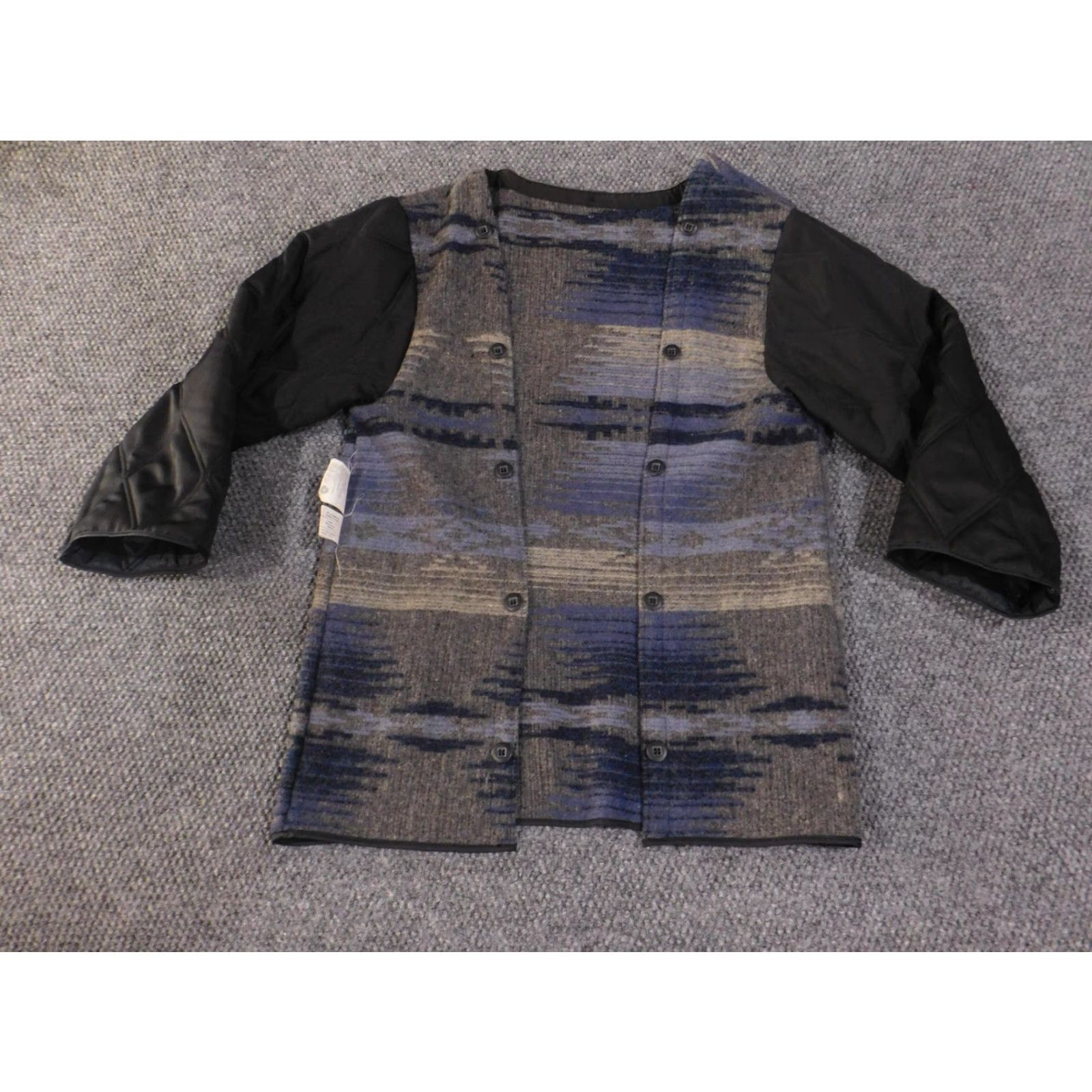 Vintage Woolrich Jacket Liner Mens M Blue Gray Quilted Southwestern Geometric Wool Quilted Sleeves Lined Snap-In Made USA Size US M / EU 48-50 / 2 - 2 Thumbnail