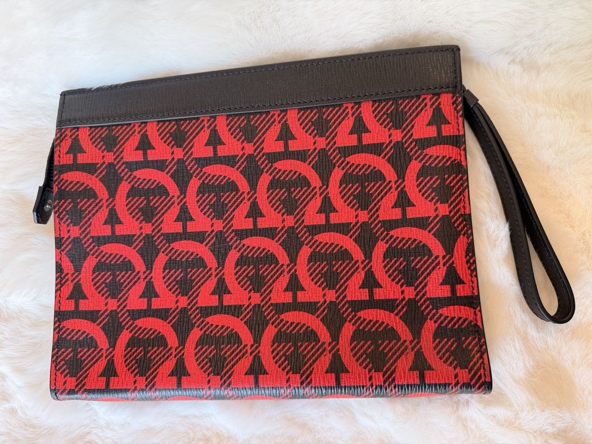 Salvatore Ferragamo Salvatore Ferragamo Red Black Gancini Monogram Clutch Size ONE SIZE - 2 Thumbnail