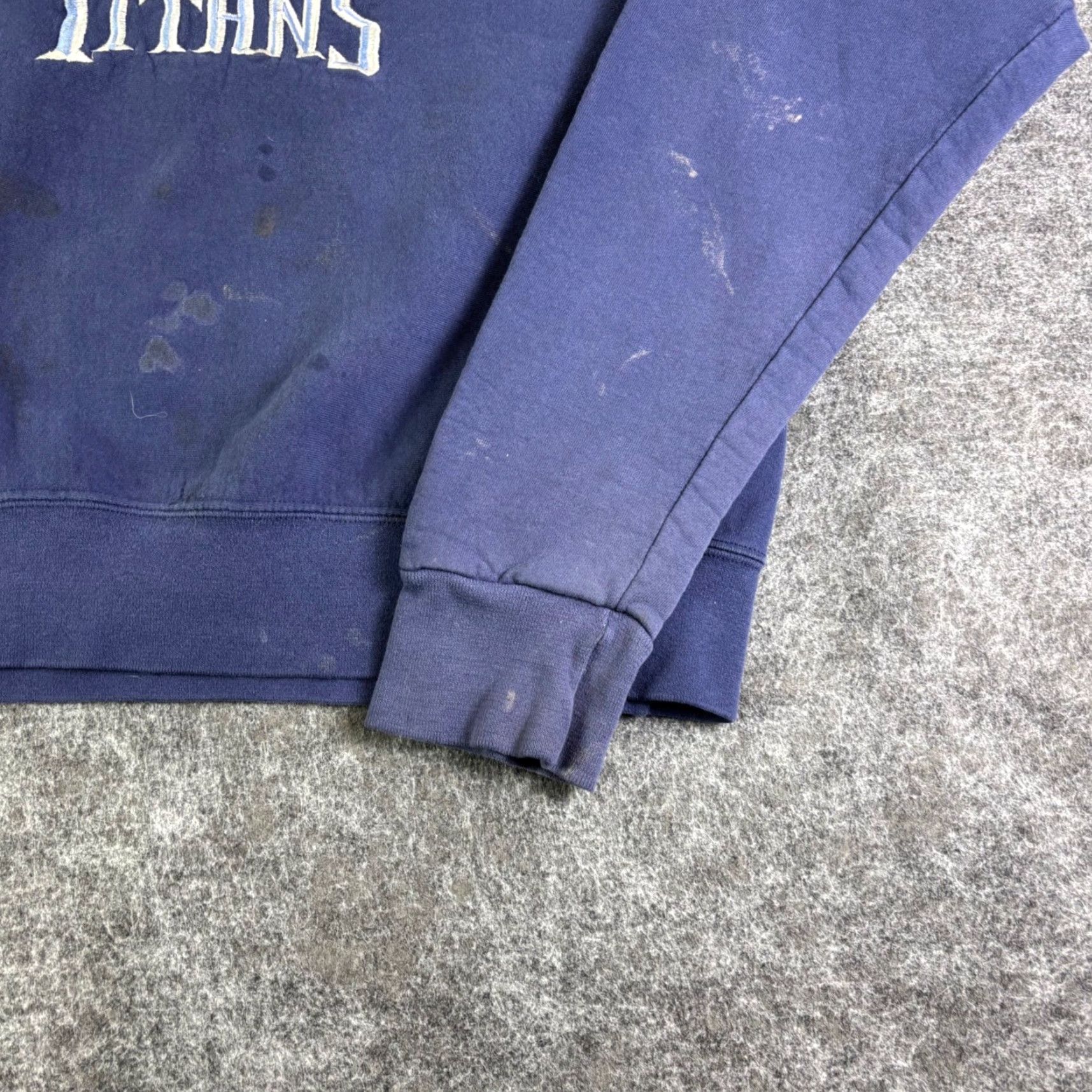 Fruit Of The Loom VINTAGE Mens Tennessee Titans Crewneck Sweatshirt Navy Blue NFL Football Size XL Size US XL / EU 56 / 4 - 6 Thumbnail