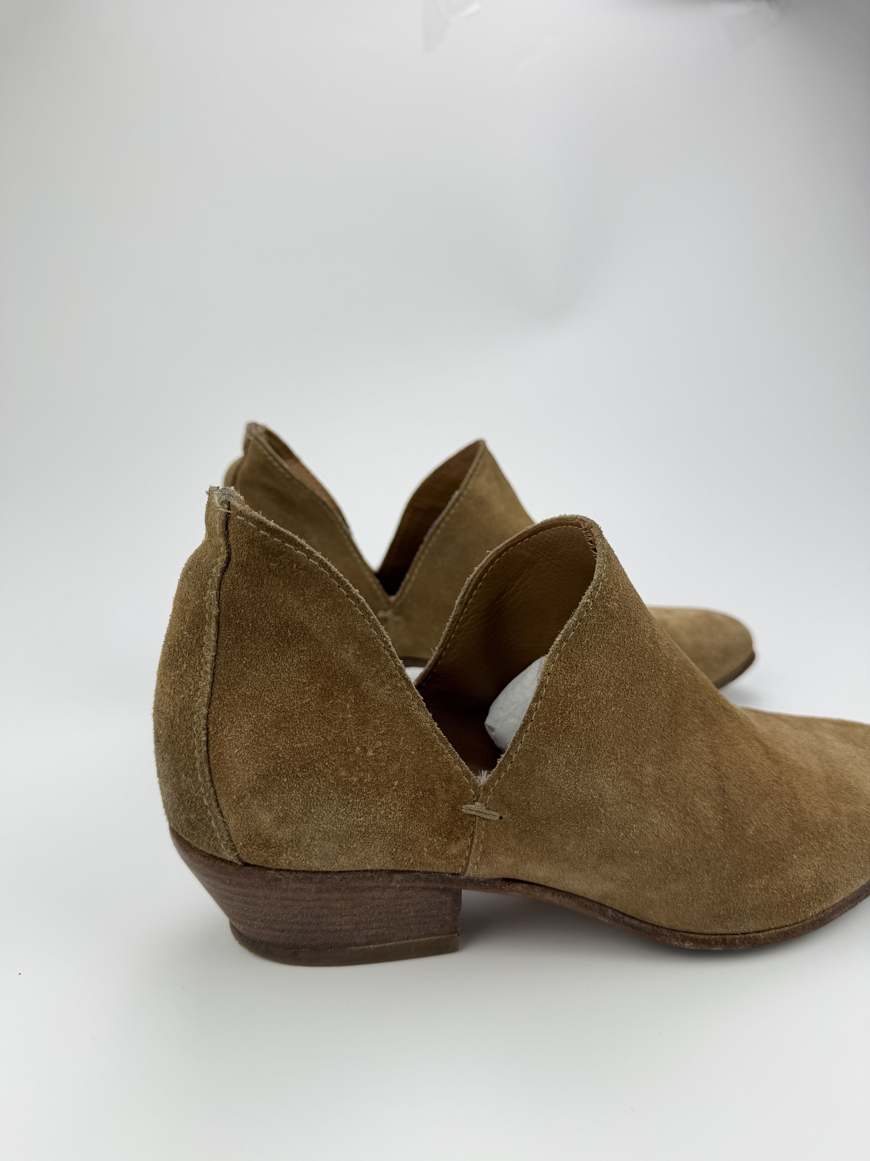 MoMA Moma Beige Suede Ankle Boots Side Slid Pointed Toes Size US 6 / IT 36 - 9 Thumbnail