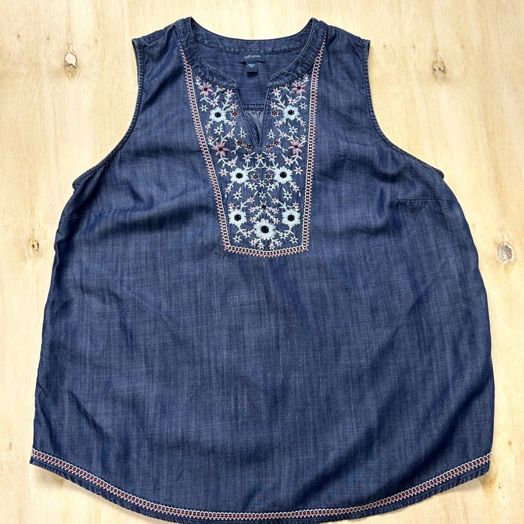 J. Jill J. Jill Blouse Womens L Blue Embroidered Floral Sleeveless V-Neck Tunic Top Size L / US 10 / IT 46 - 2 Thumbnail