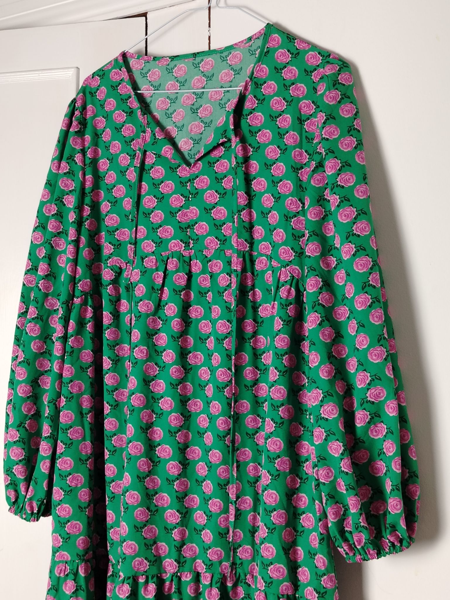 Other Womens Dress L Green Pink Rose Floral VNeck Long Sleeve Size L / US 10 / IT 46 - 4 Thumbnail