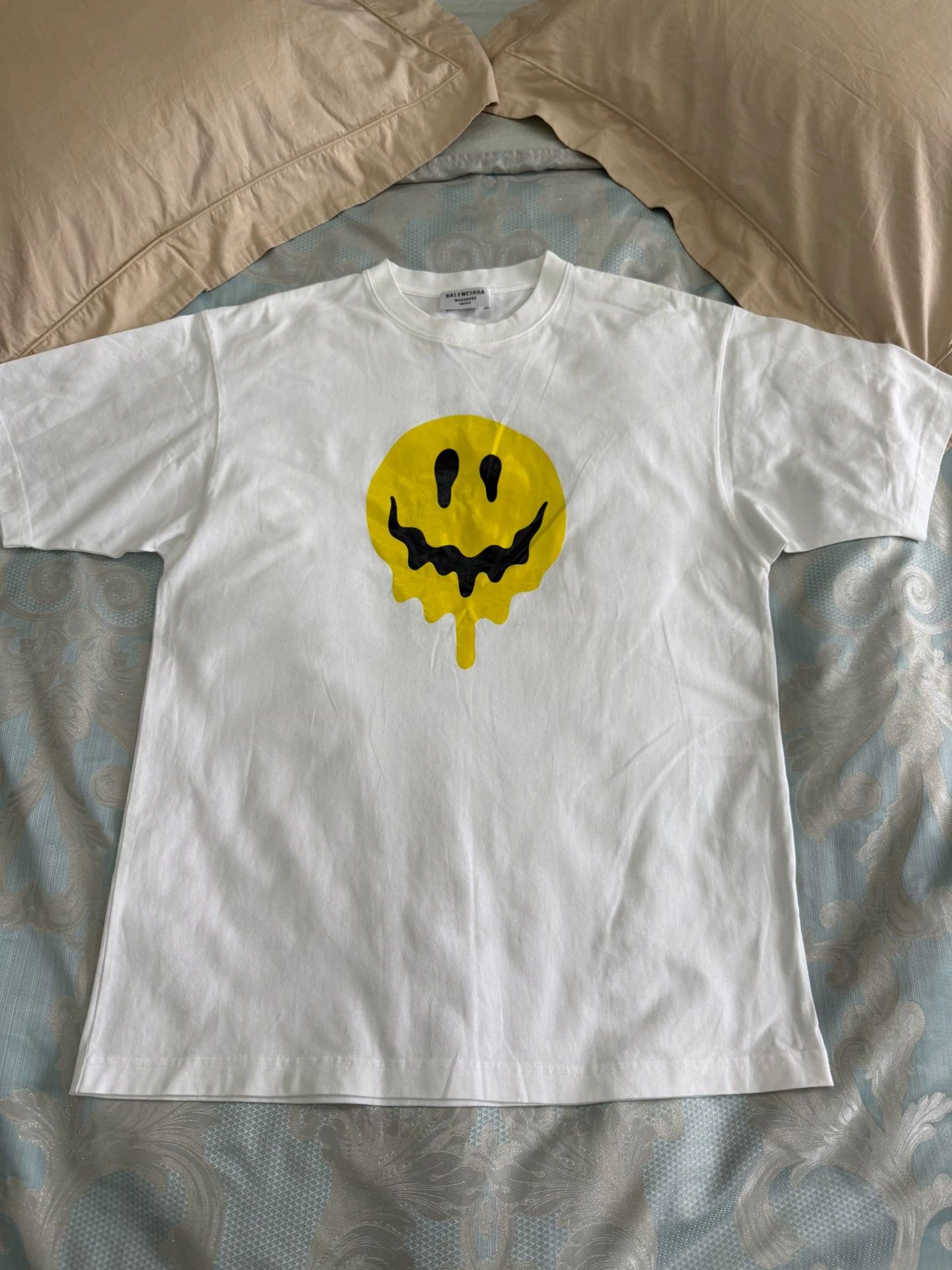 Balenciaga Balenciaga OS T - shirt Demon Smile F/B Embro XS(L) Size XS / US 0-2 / IT 36-38 - 1 Thumbnail