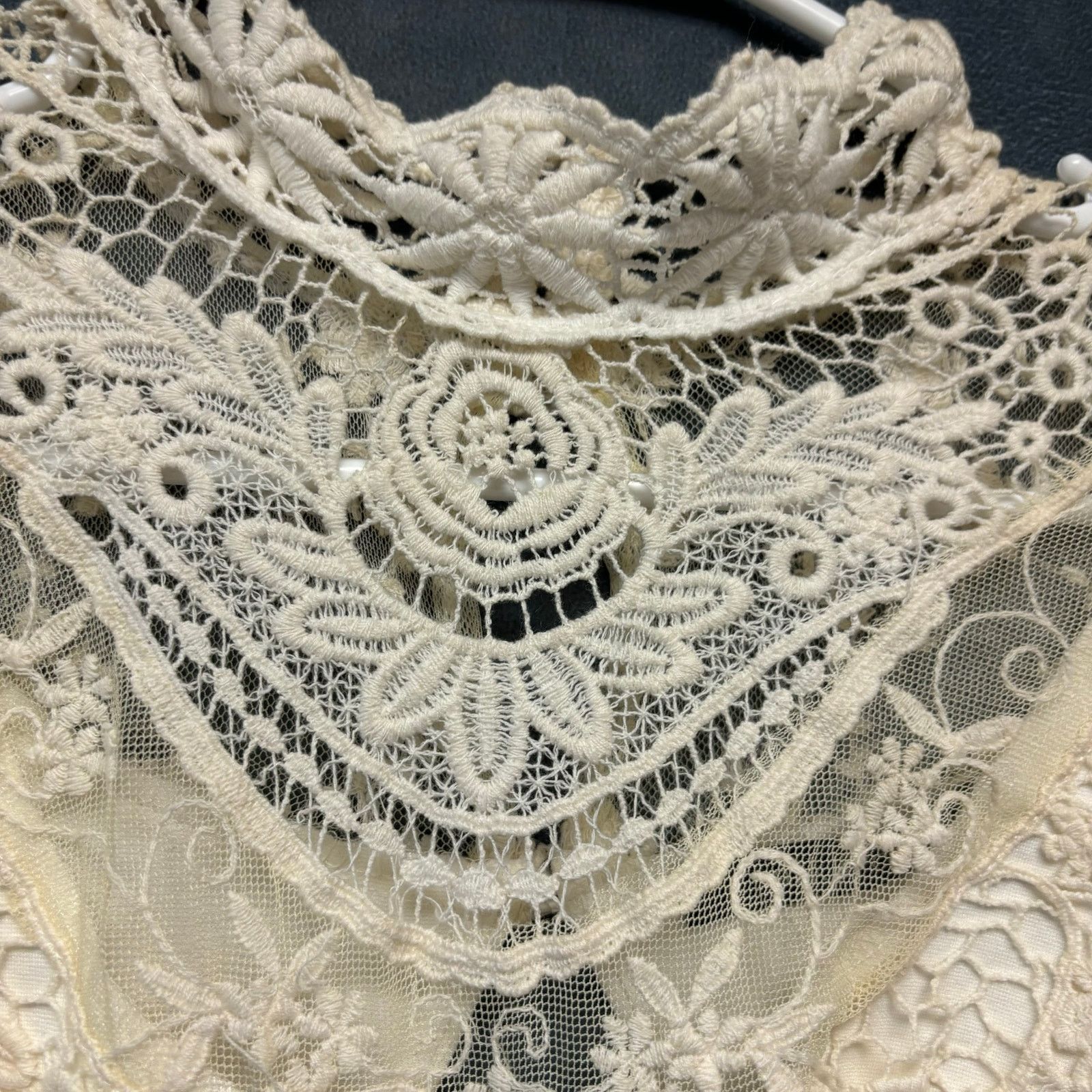 Foreign Exchange Foreign Exchange Lace Peplum Dress Sz Small Eyelet Crochet Size S / US 4 / IT 40 - 6 Thumbnail