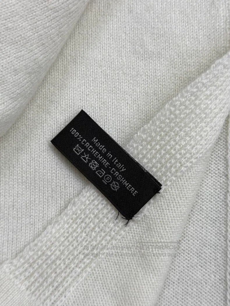 Chanel Chanel Beige double C rhinestone large scarf Size ONE SIZE - 4 Thumbnail