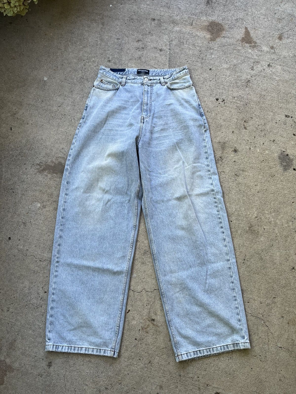 Balenciaga Balenciaga 2022 Baggy Jeans Size US 34 / EU 50 - 1 Thumbnail