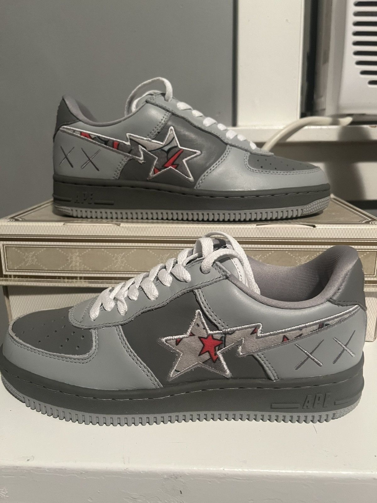 Bape × Kaws Bape x Kaws Skullsta Grey 2005 Size US 8 / EU 41 - 1 Thumbnail