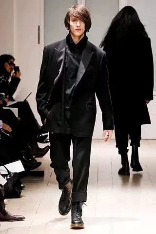 Yohji Yamamoto Yohji Yamamoto 07AW Peak Lapel Silk Smoking Jacket 3 Size US L / EU 52-54 / 3 - 1 Thumbnail