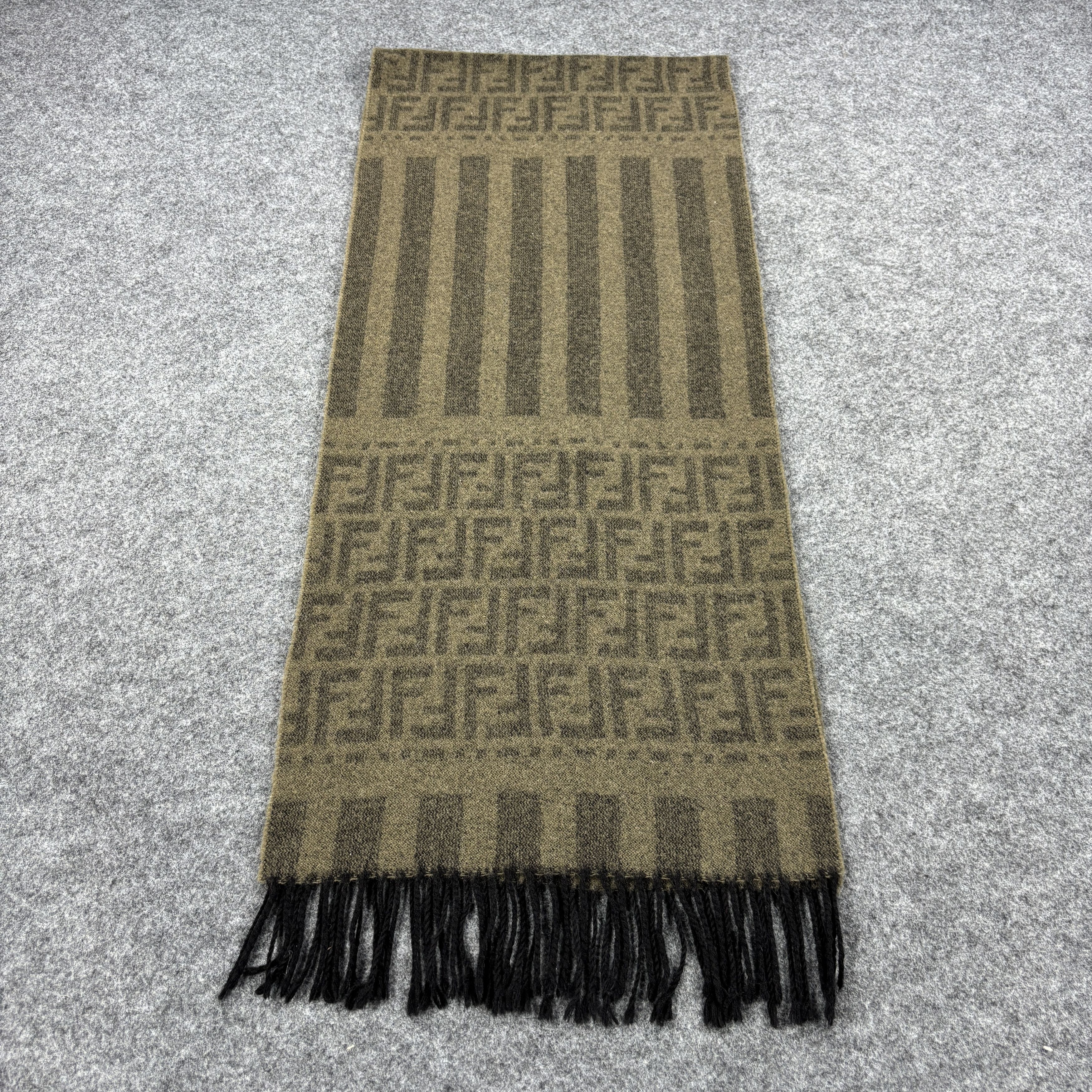 Fendi × Vintage GF10705 Fendi Scarf Neck Wear Muffler Nova Check Size ONE SIZE - 2 Thumbnail
