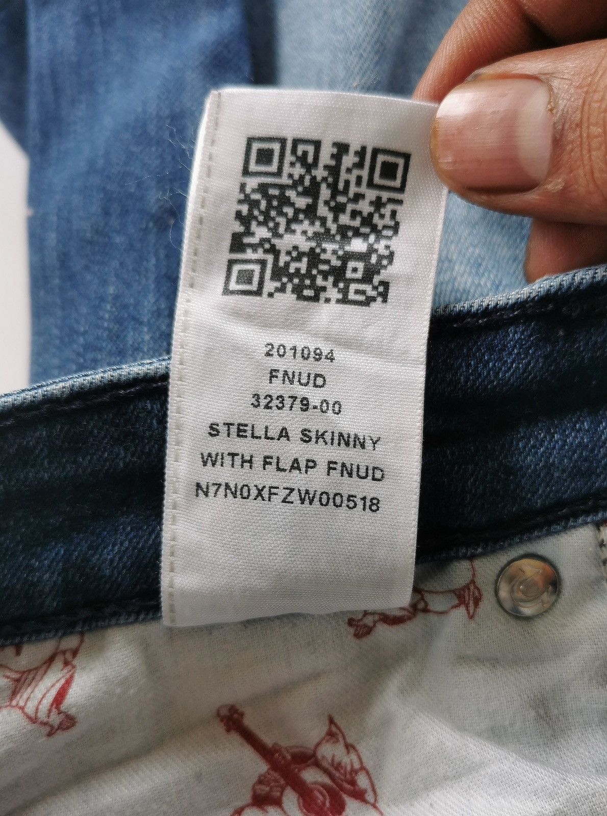 True Religion True Religion Skinny Rayon Distressed Jeans Size US 29 - 10 Thumbnail
