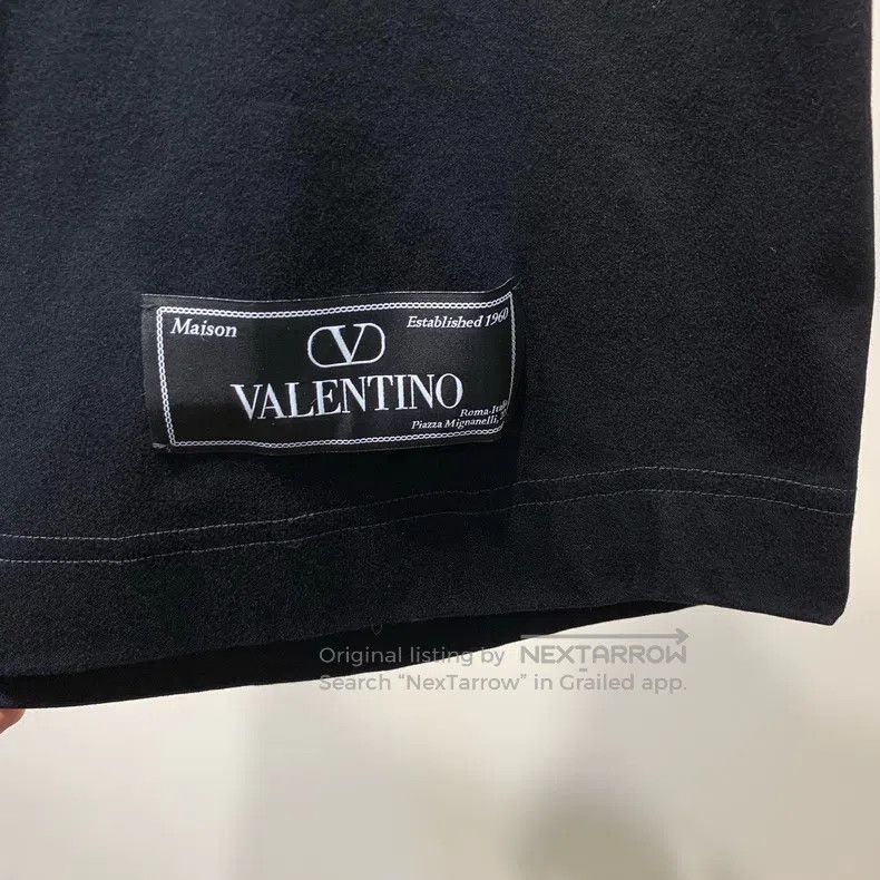 Valentino Valentino Badge labeled short-sleeved T-shirt Size US L / EU 52-54 / 3 - 4 Thumbnail