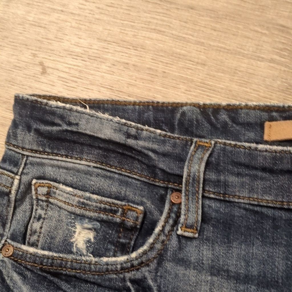 Joe's Joe's kency slim crop boyfriend distress jean shorts size 28 Size 28" / US 6 / IT 42 - 3 Thumbnail