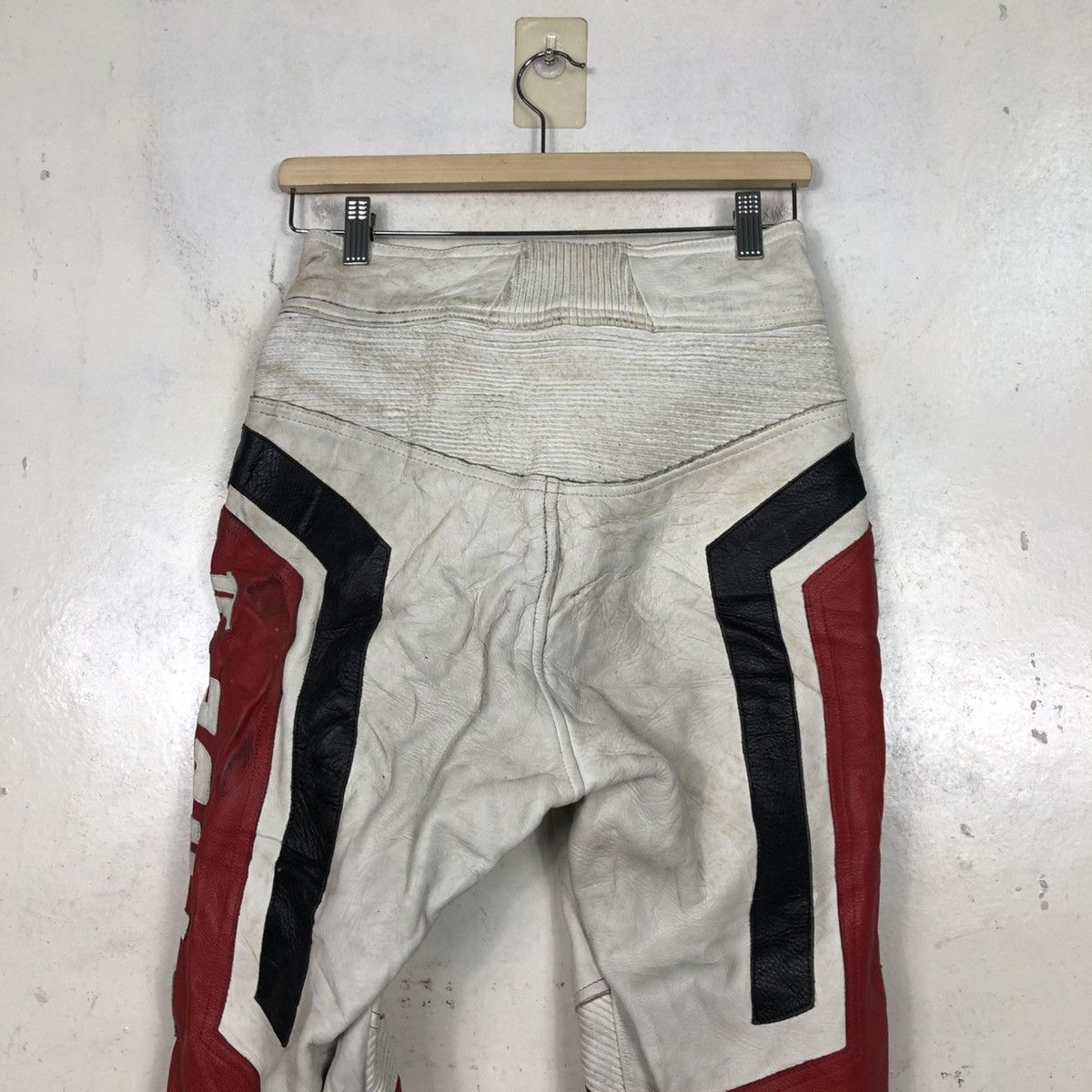 Japanese Brand 📌Vintage Leather Biker Pants Plicana Big Logo Size US 26 / EU 42 - 12 Thumbnail