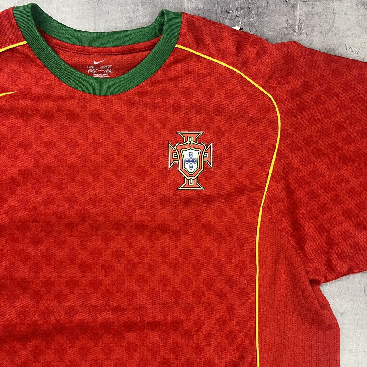 Nike Rare! Portugal Nike Vintage Soccer Jersey Shirt 00s Size US L / EU 52-54 / 3 - 6 Thumbnail