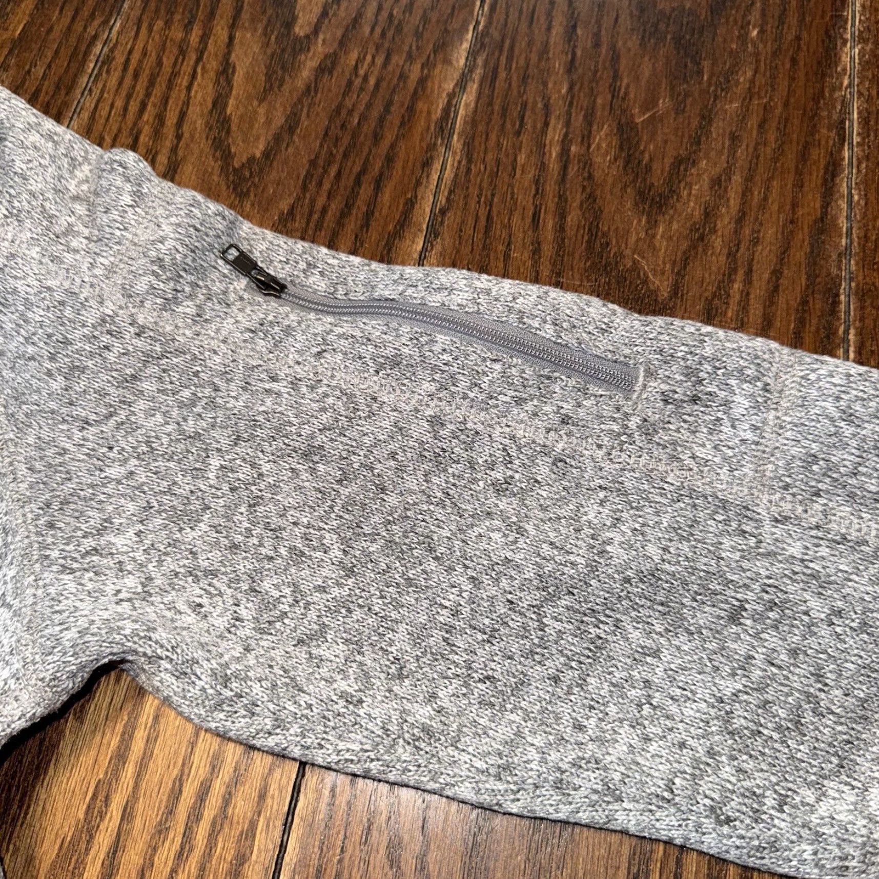 Patagonia Patagonia Better Sweater 1/4 Zip Pullover Sweater Mens Gray Medium Colgate NCAA | Outdoor, Hiking, Walking, Colgate University, 25.5 long by 19.5 Size US M / EU 48-50 / 2 - 5 Thumbnail