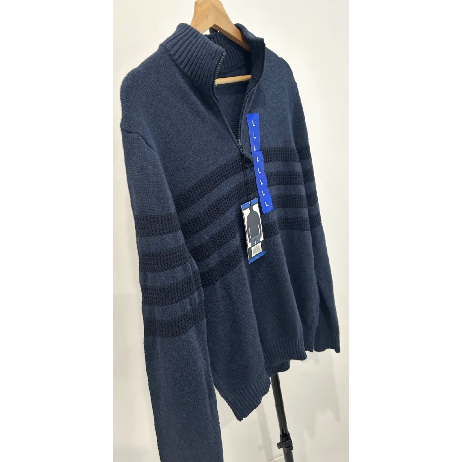 Vintage **Tahari Men's Classic Blue Striped 1/4 Zip Pullover Sweater Size L** User: **Tahari Men's Classic Blue 1/4 Zip Striped Pullover Sweater Size L** Size US L / EU 52-54 / 3 - 3 Thumbnail