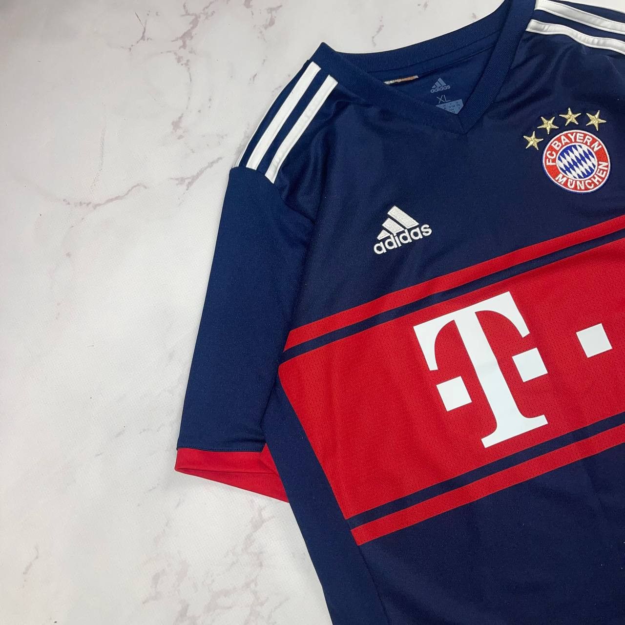 Adidas AdidasB AYERN MUNICH 2017 Away Football Shirt Soccer Jersey Size US M / EU 48-50 / 2 - 2 Thumbnail