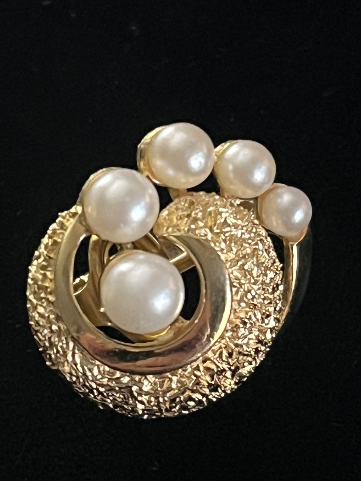 Other Vintage Crown Trifari Faux Pearl Swirl Clip-On Earrings Size ONE SIZE - 2 Thumbnail