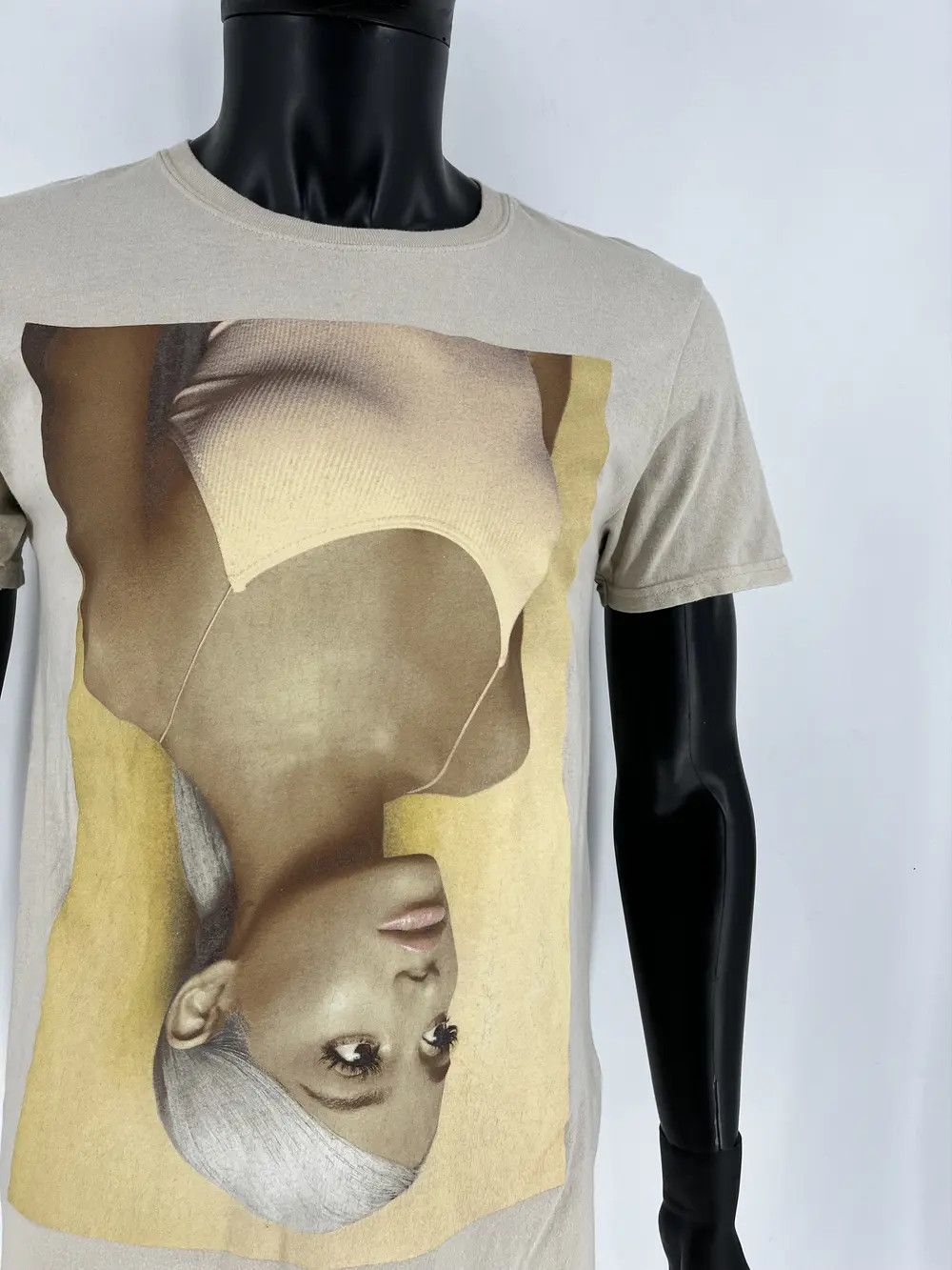 Band Tees Vintage 🔥RARE🔥 Ariana Grande Solo Singer Rappars Shirt Size US M / EU 48-50 / 2 - 7 Thumbnail