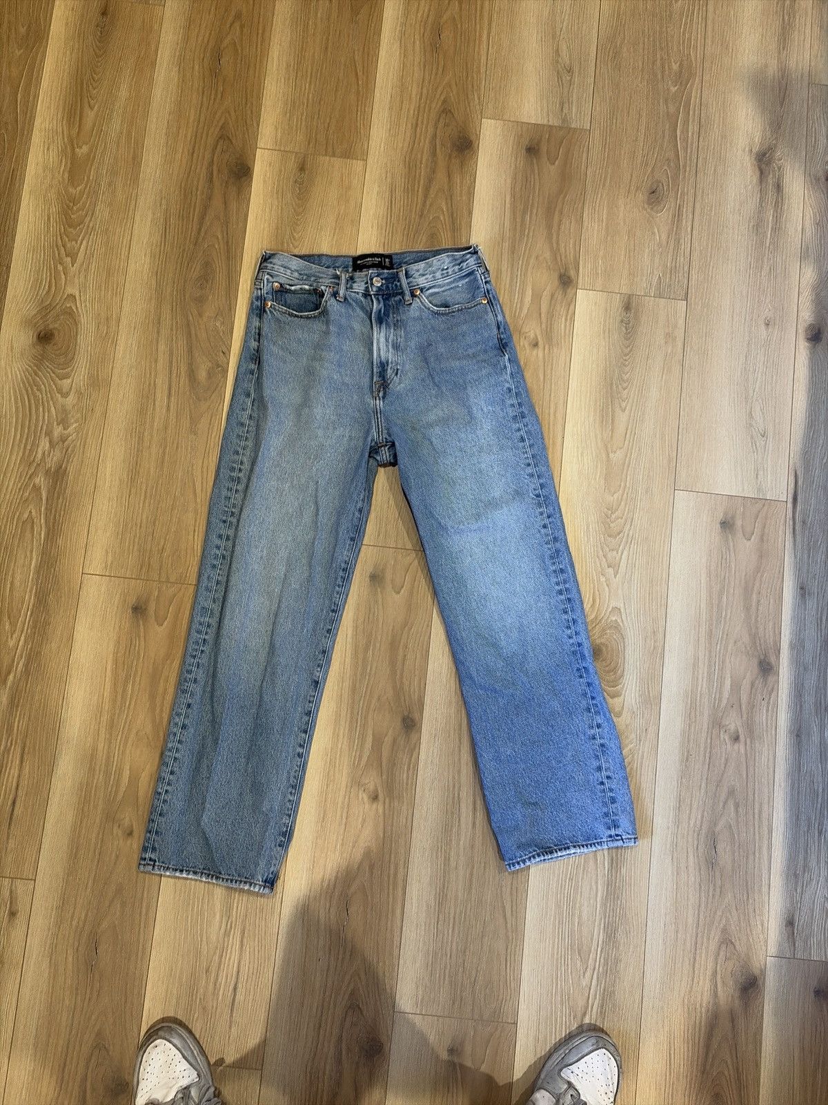 Abercrombie & Fitch Abercrombie Baggy 30 x 32 Light Wash Jeans Size US 30 / EU 46 - 2 Thumbnail