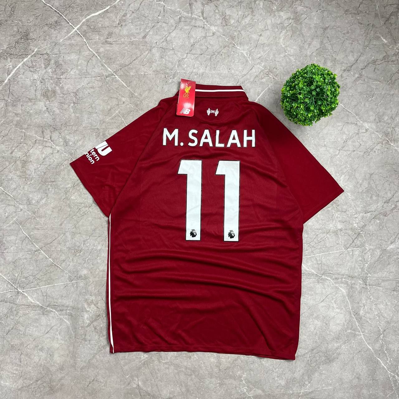 New Balance NWT New Balance Liverpool Jersey 2018/2019 #11 M.SALAH Size US L / EU 52-54 / 3 - 1 Thumbnail