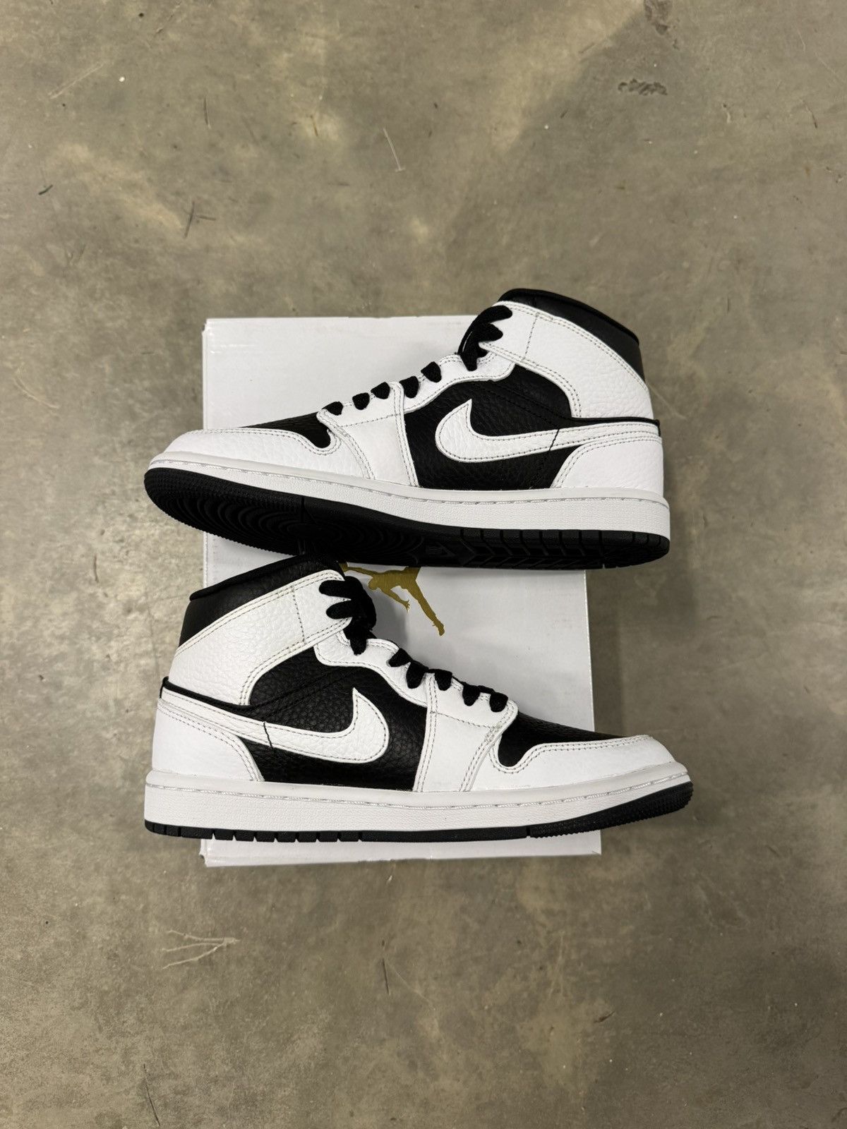 Jordan Brand Jordan 1 Mid SE WMNS Split Homage Size 6.5W Size US 6.5 / IT 36.5 - 3 Thumbnail