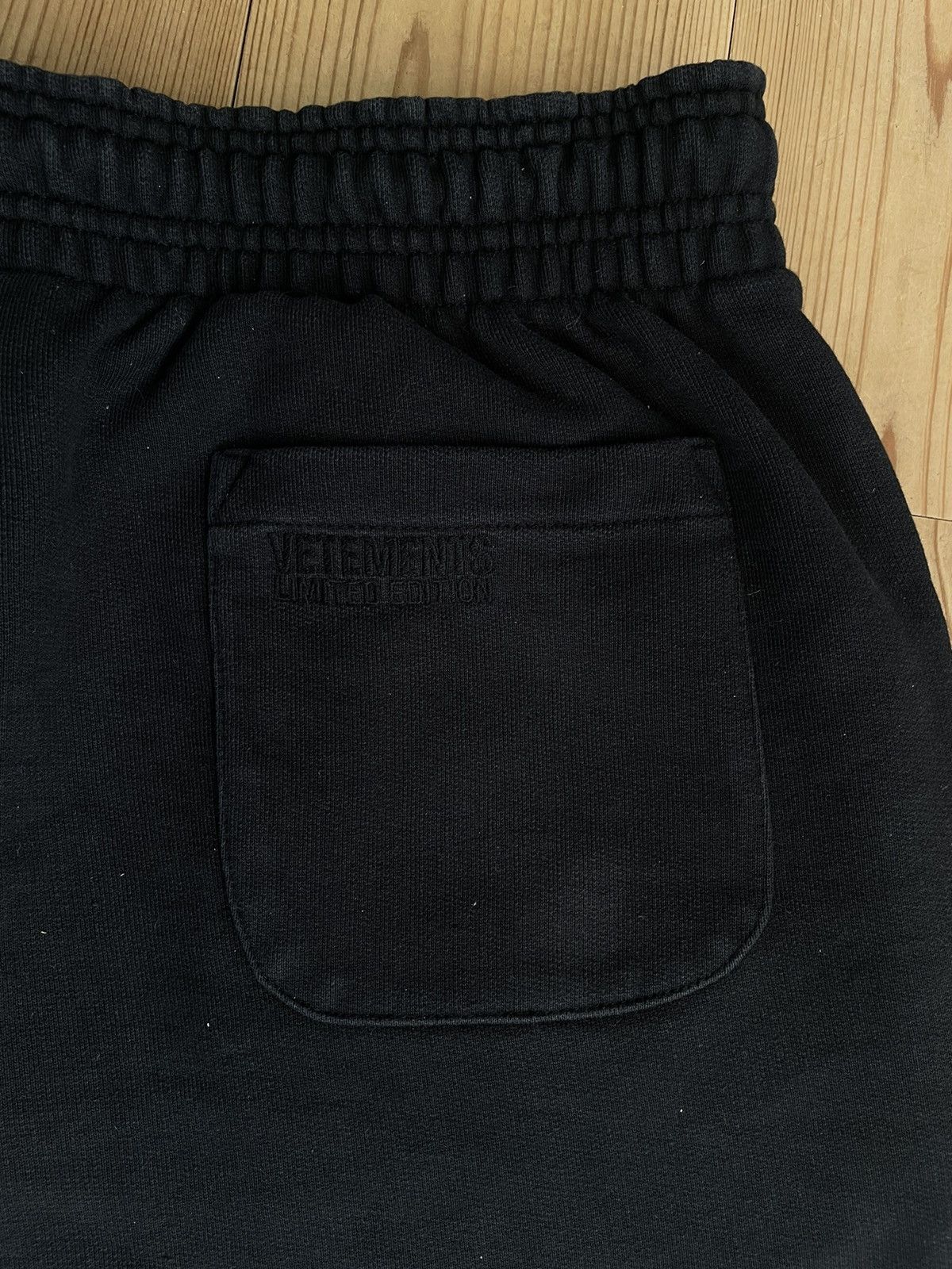 Vetements Vetements Anarchy Sweatpants Size US 34 / EU 50 - 3 Thumbnail