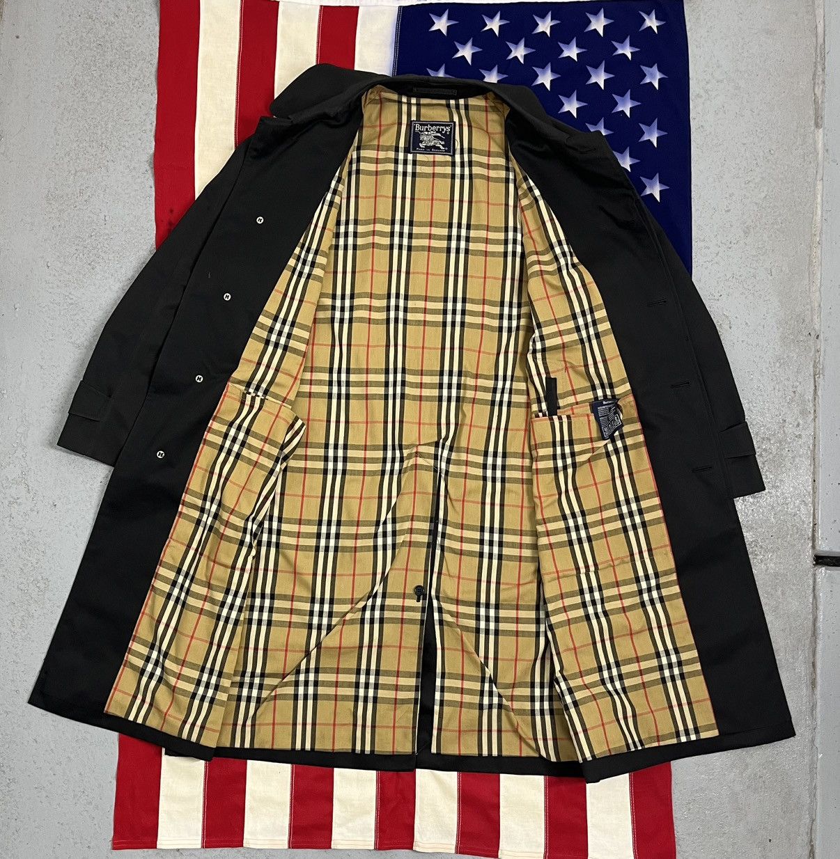 Burberry Classic Burberrys Coat with Nova Check Size US L / EU 52-54 / 3 - 2 Thumbnail