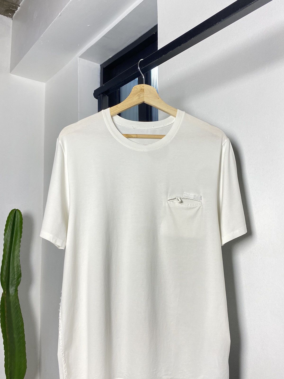 Designer × Prada Prada white tee Size US XL / EU 56 / 4 - 2 Thumbnail