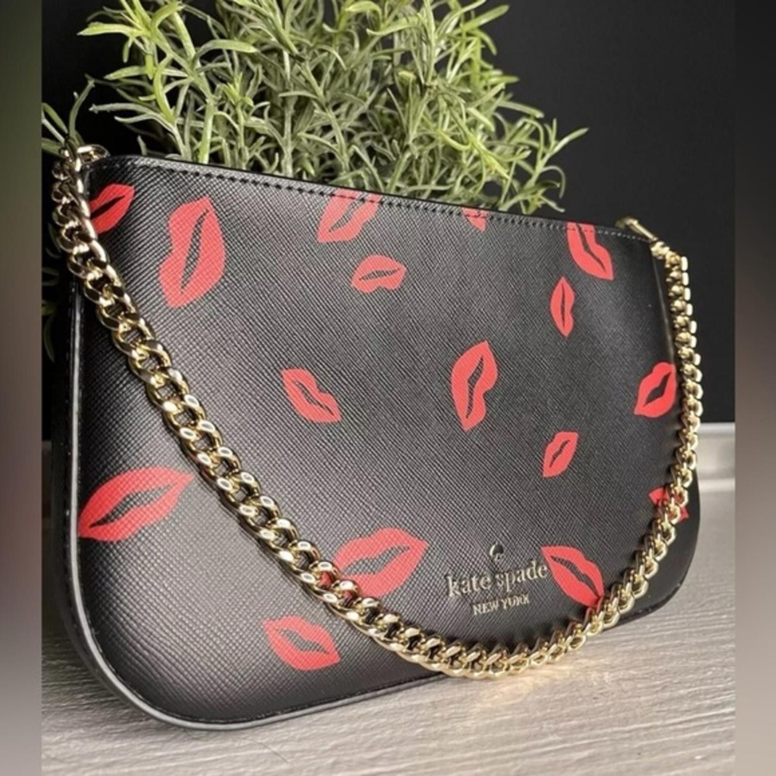 Kate Spade Kate Spade Madison Pochette Lip Toss Print Size ONE SIZE - 1 Thumbnail