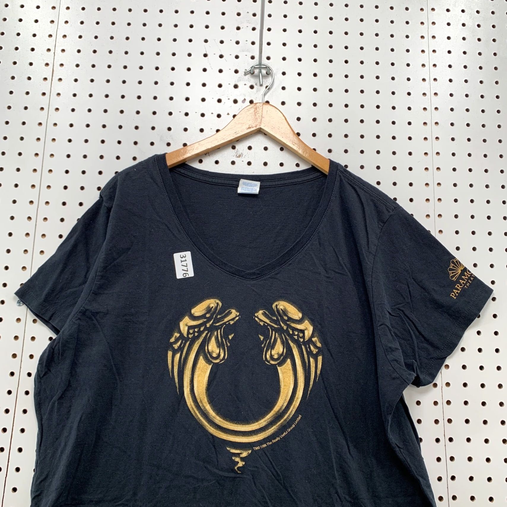 Vintage VINTAGE Paramount Theater Shirt Womens 2XL Black V Neck Short Sleeve 24x27 Shirt Womens Size XXL / US 16-18 / IT 52-54 - 2 Thumbnail