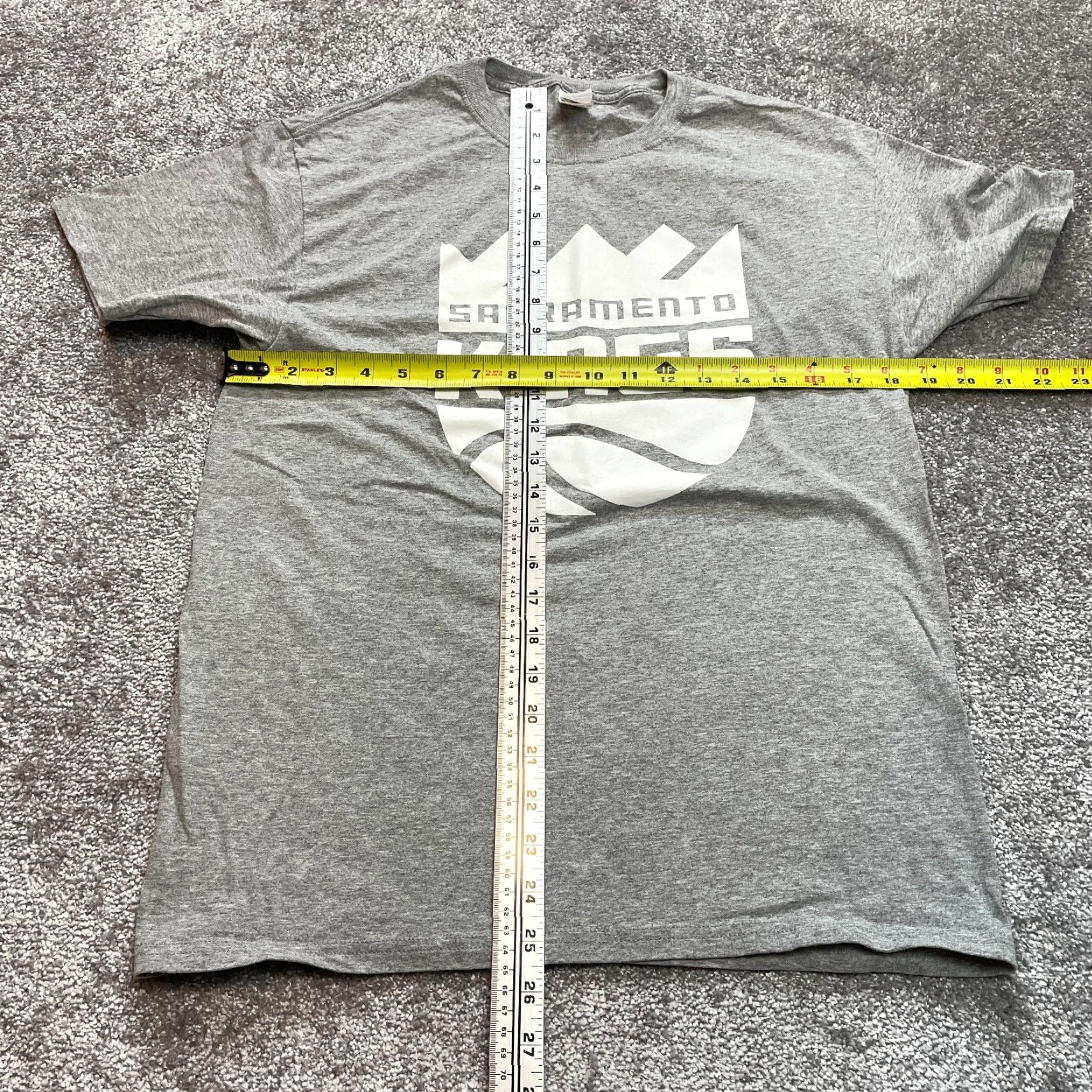 Fruit Of The Loom Fruit of the Loom Shirt Adult Medium Gray Sacramento Kings Logo NWOT Size US M / EU 48-50 / 2 - 5 Thumbnail