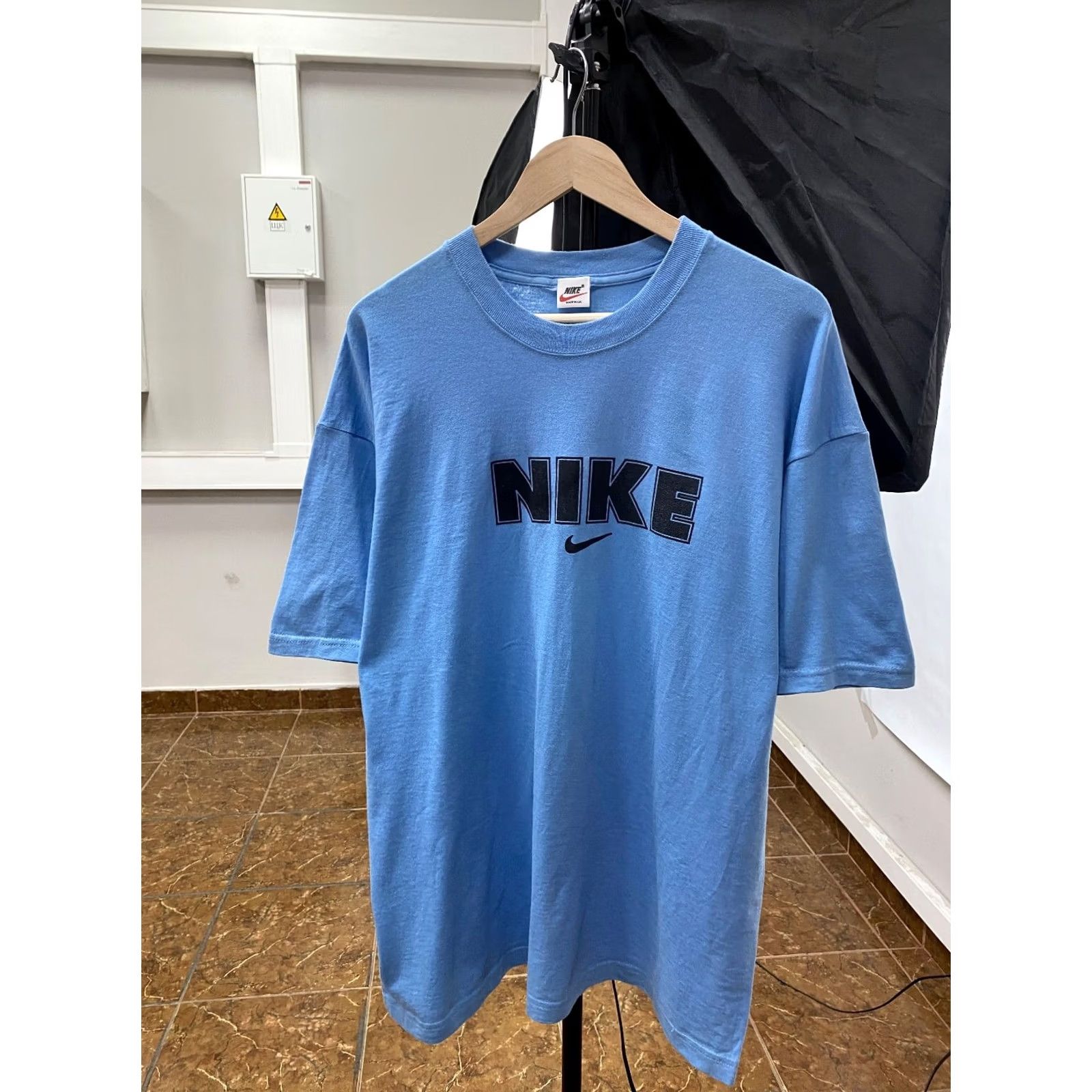 Nike VINTAGE Nike T-Shirt 90s XS XL? Blue Nike Shirt Mens XL Blue 90s Vintage Rare Retro Hype Y2K Size US XL / EU 56 / 4 - 2 Thumbnail