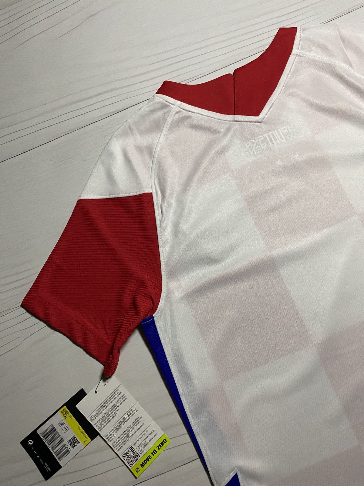 Nike NEW Nike Croatia 2020 home Soccer football y2k t shirt Size US S / EU 44-46 / 1 - 14 Thumbnail