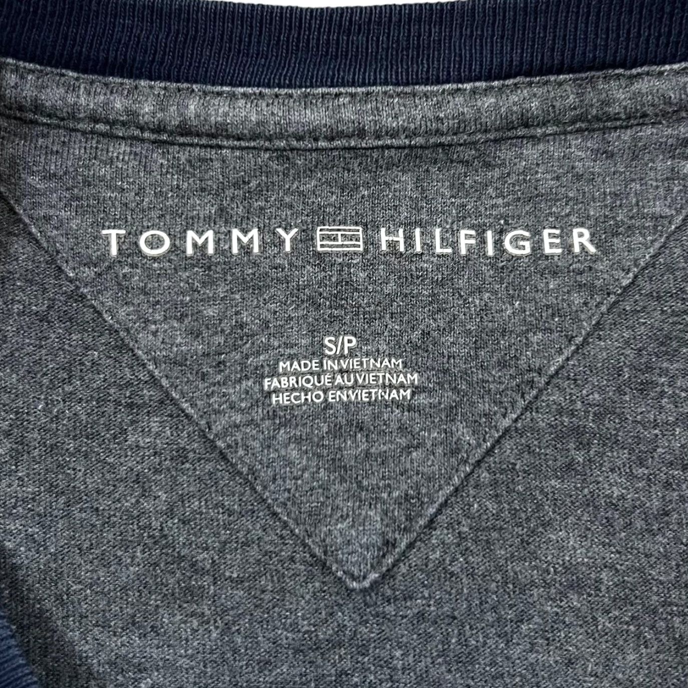 Tommy Hilfiger Tommy Hilfiger T-Shirt Embroidered Big Logo Spellout Short Sleeve Cotton Grey Small Mens Shirt Size US S / EU 44-46 / 1 - 5 Thumbnail
