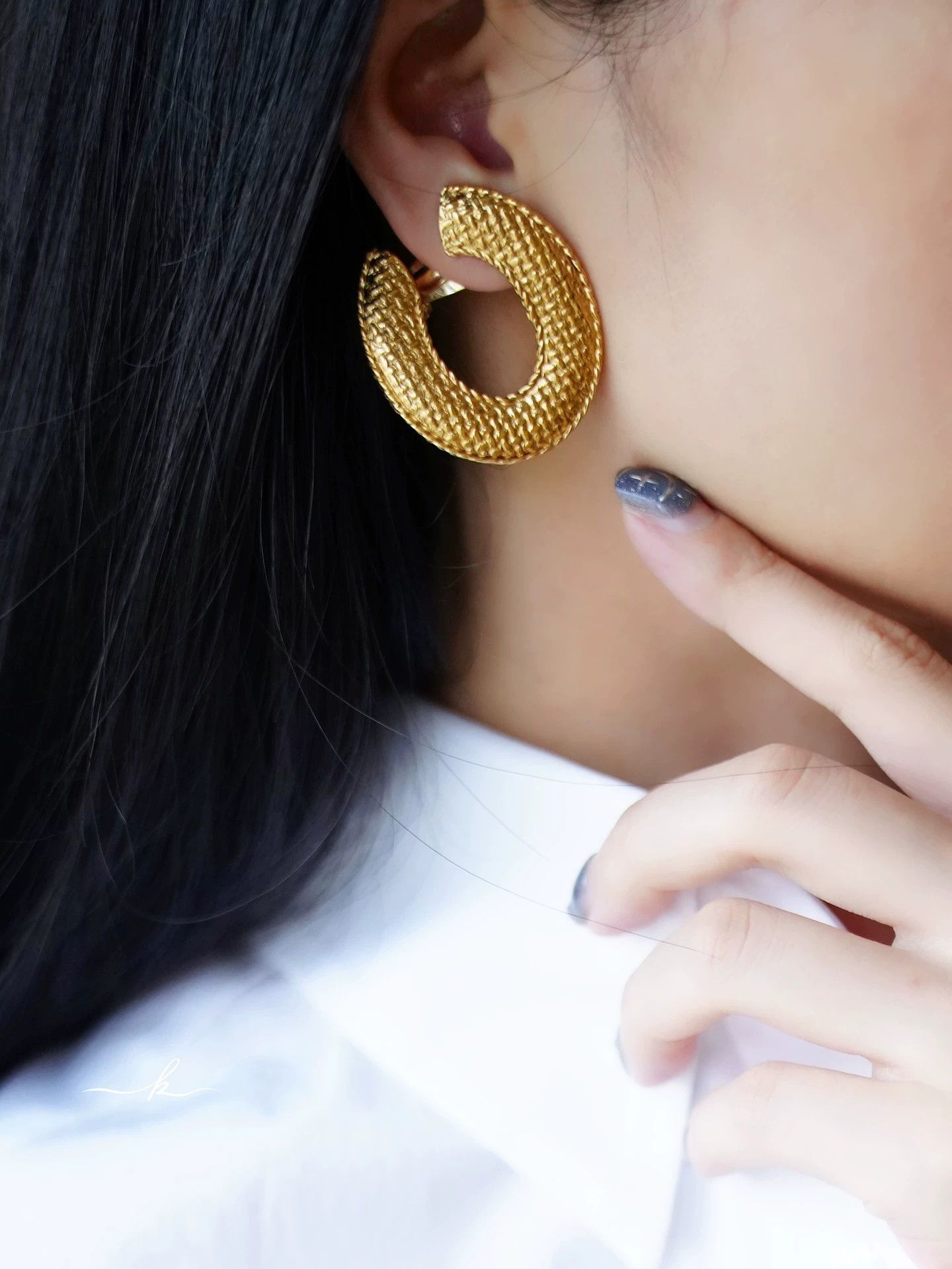 Dior Christian Dior Vintage Galliano Gold Tone Earclips Size ONE SIZE - 7 Thumbnail