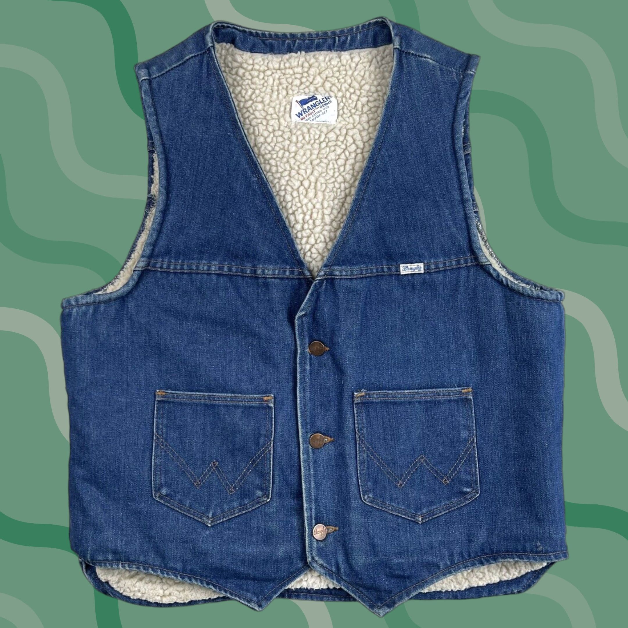 Wrangler VINTAGE Wrangler Denim Jean Vest Blue Sz L USA Sanforized Sherpa Lined 70s 80s Size US 33 - 1 Thumbnail