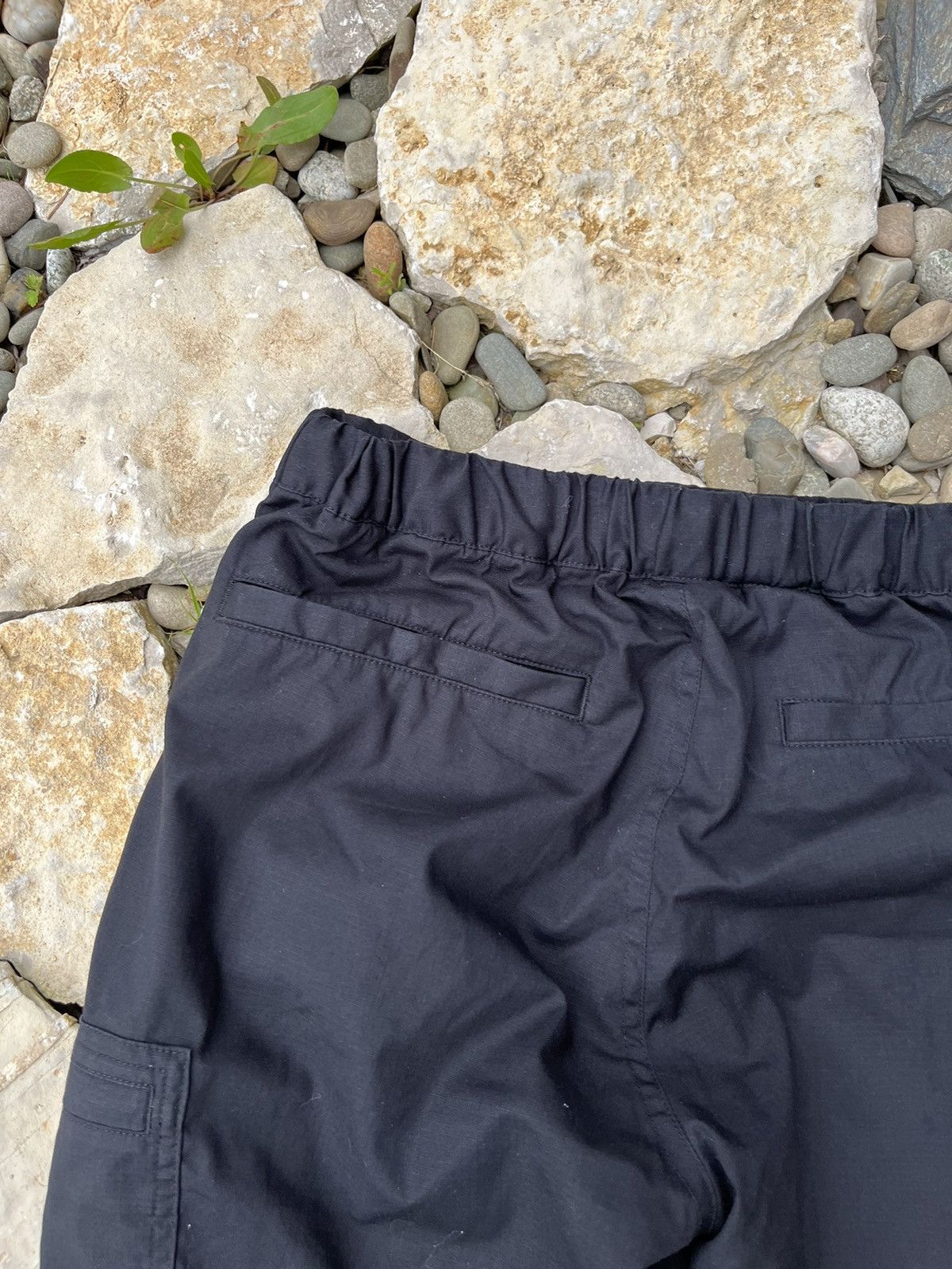 Uniqlo Uniqlo Heattech cargo multipocket insulated pants with belt Size US 30 / EU 46 - 16 Thumbnail