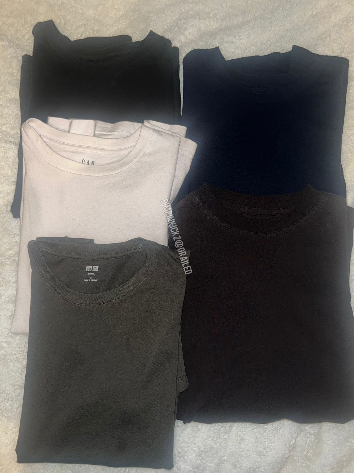 Gap 5 t-shirts (3 GAP, 1 Uniqlo, 1 H&M) Size US S / EU 44-46 / 1 - 4 Thumbnail