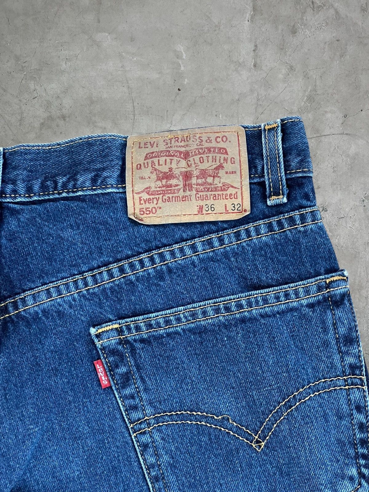 Levi's Vintage Levi’s 550 Blue Wash Size US 34 / EU 50 - 6 Thumbnail