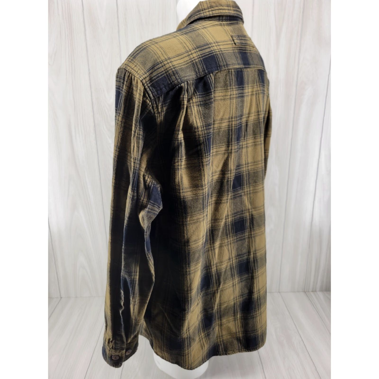 CO Duluth Flannel Shirt Mens XL Olive Green Plaid Button-Front Easy Care Relaxed All Seasons Shirt Size US XL / EU 56 / 4 - 6 Thumbnail