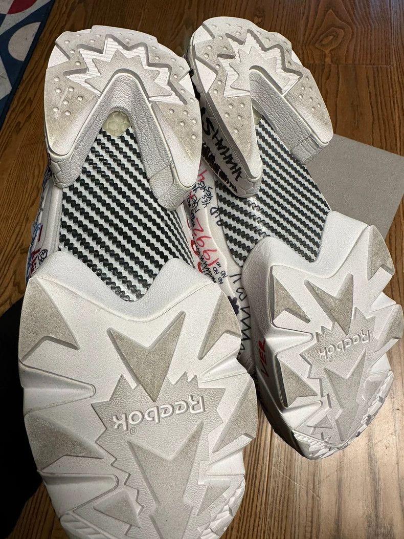 Vetements Vetements Reebok Insta Pump Sneakers Size US 9 / EU 42 - 5 Thumbnail