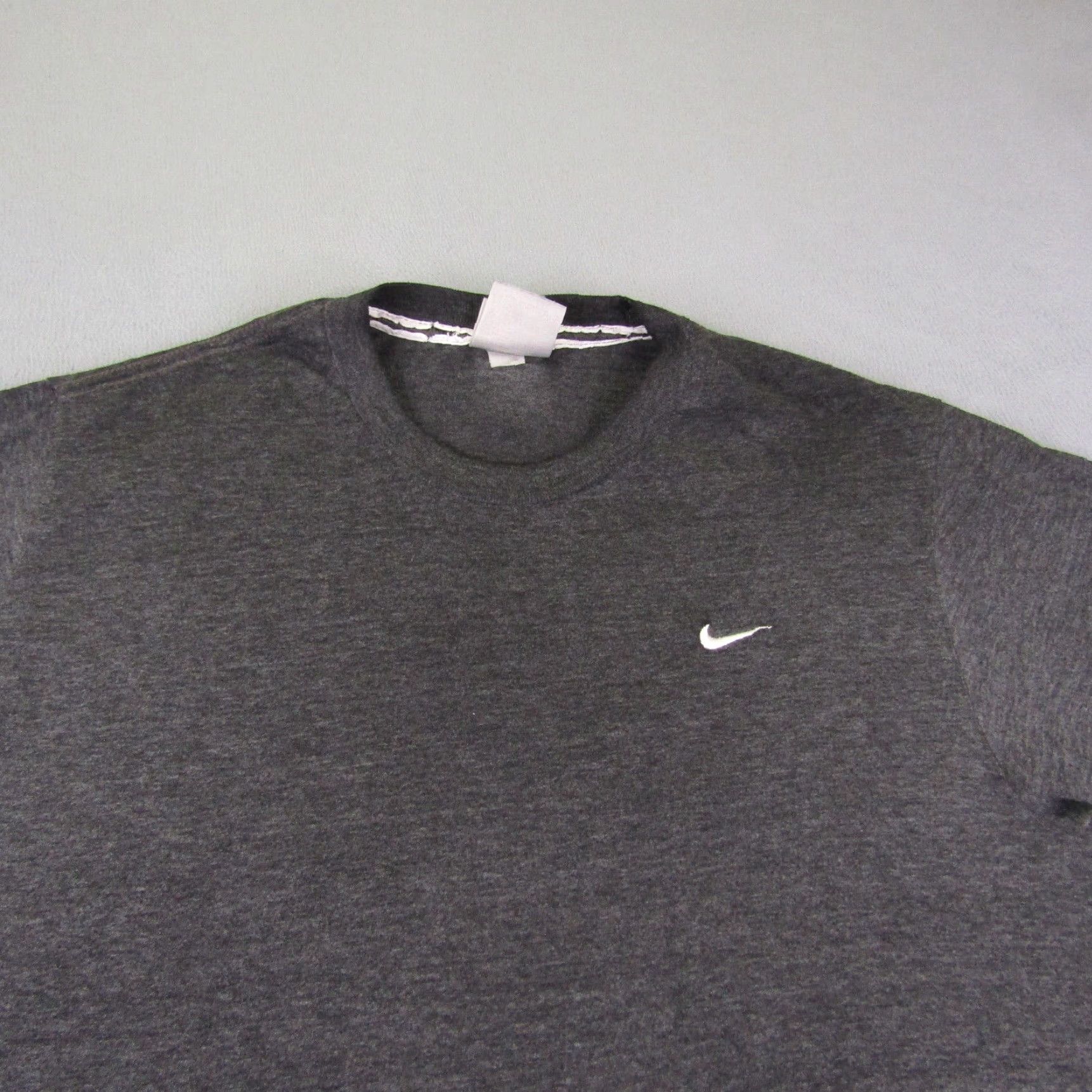 Nike VINTAGE Nike Shirt Mens M Gray Short Sleeve Athletic 90s 80s Y2K Logo Shirt Mens Size US M / EU 48-50 / 2 - 2 Thumbnail