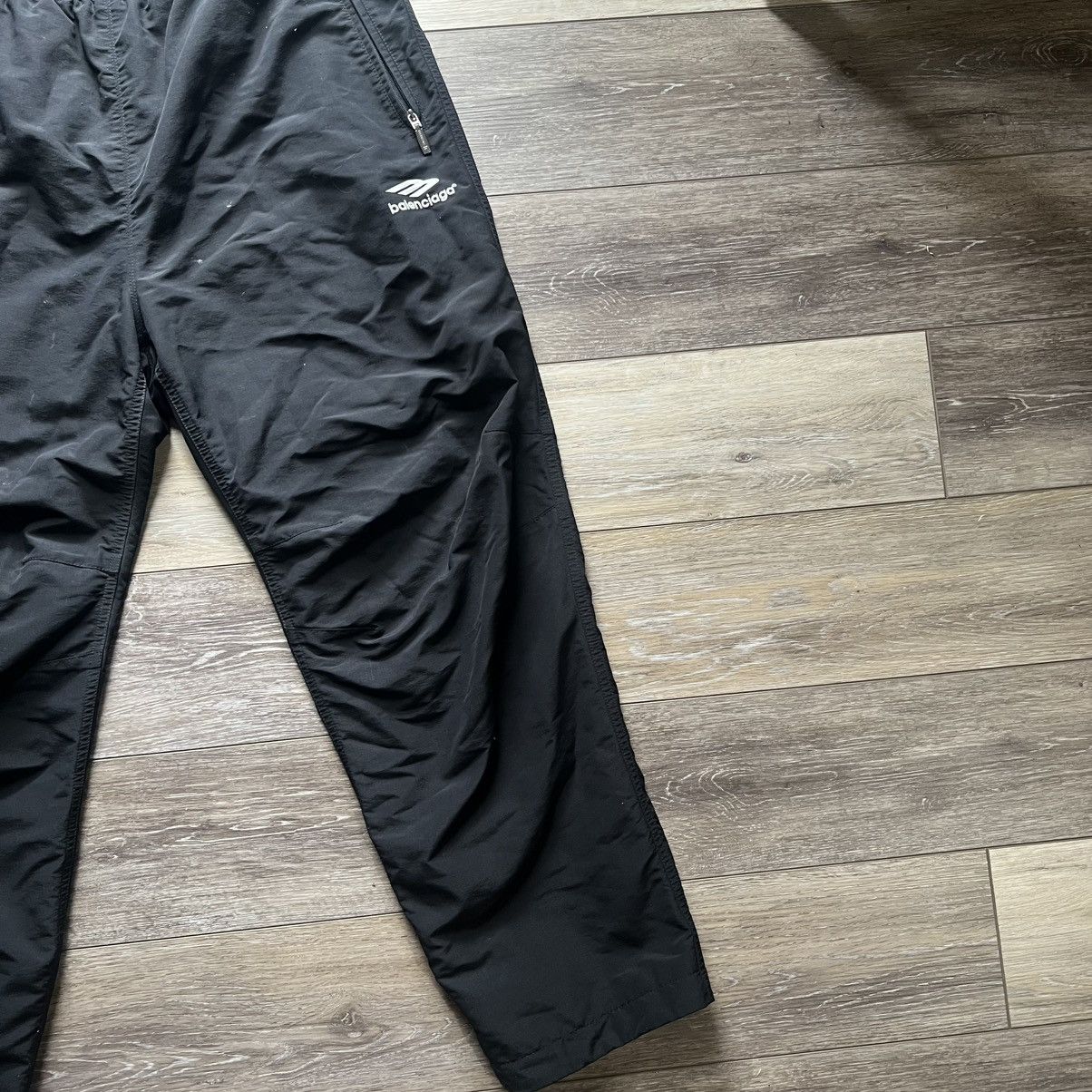 Balenciaga Balenciaga 3b Small fit track/sweatpants Size US 32 / EU 48 - 2 Thumbnail