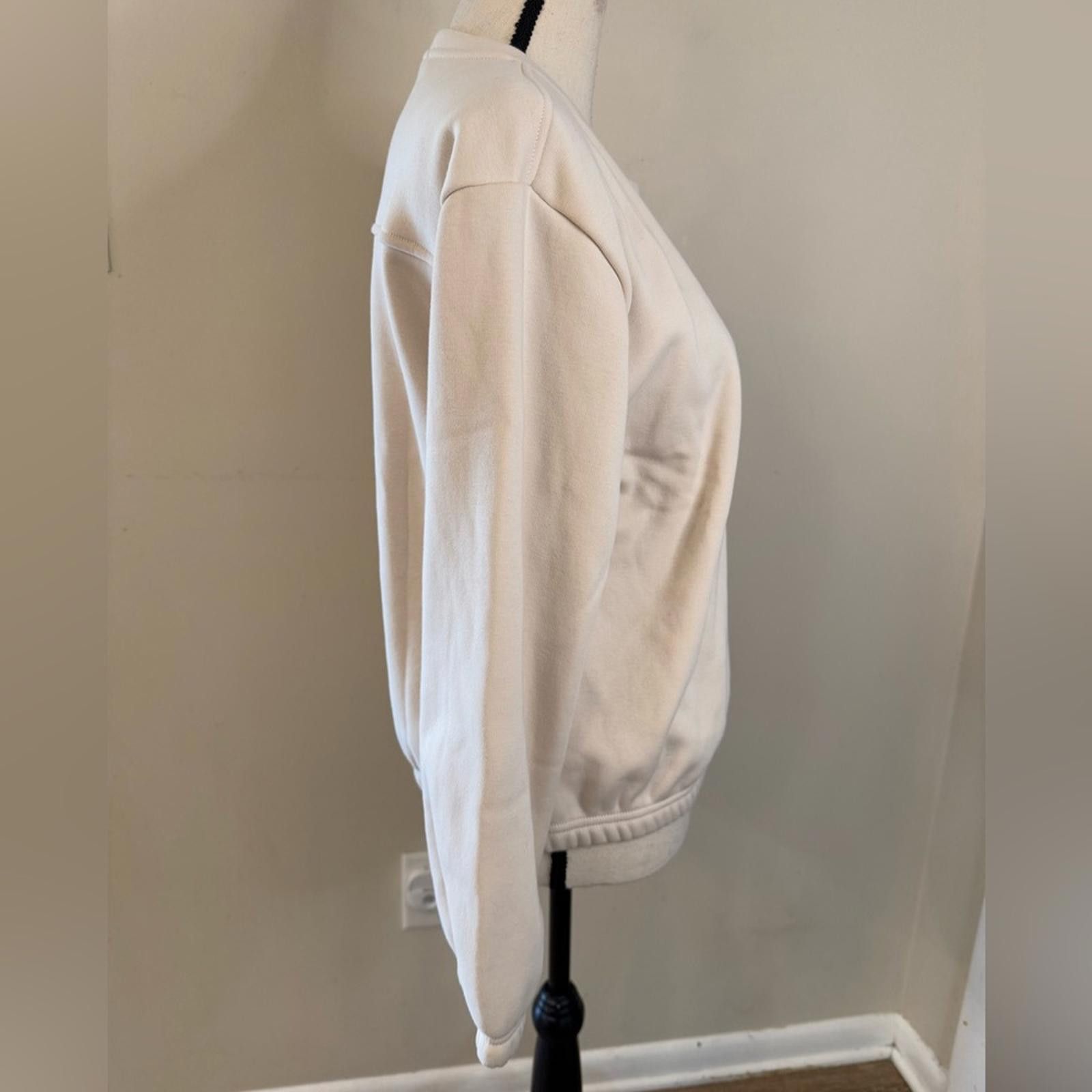 Banana Republic Banana Republic cream fleece lined sweatshirt SZ SM Size S / US 4 / IT 40 - 2 Thumbnail