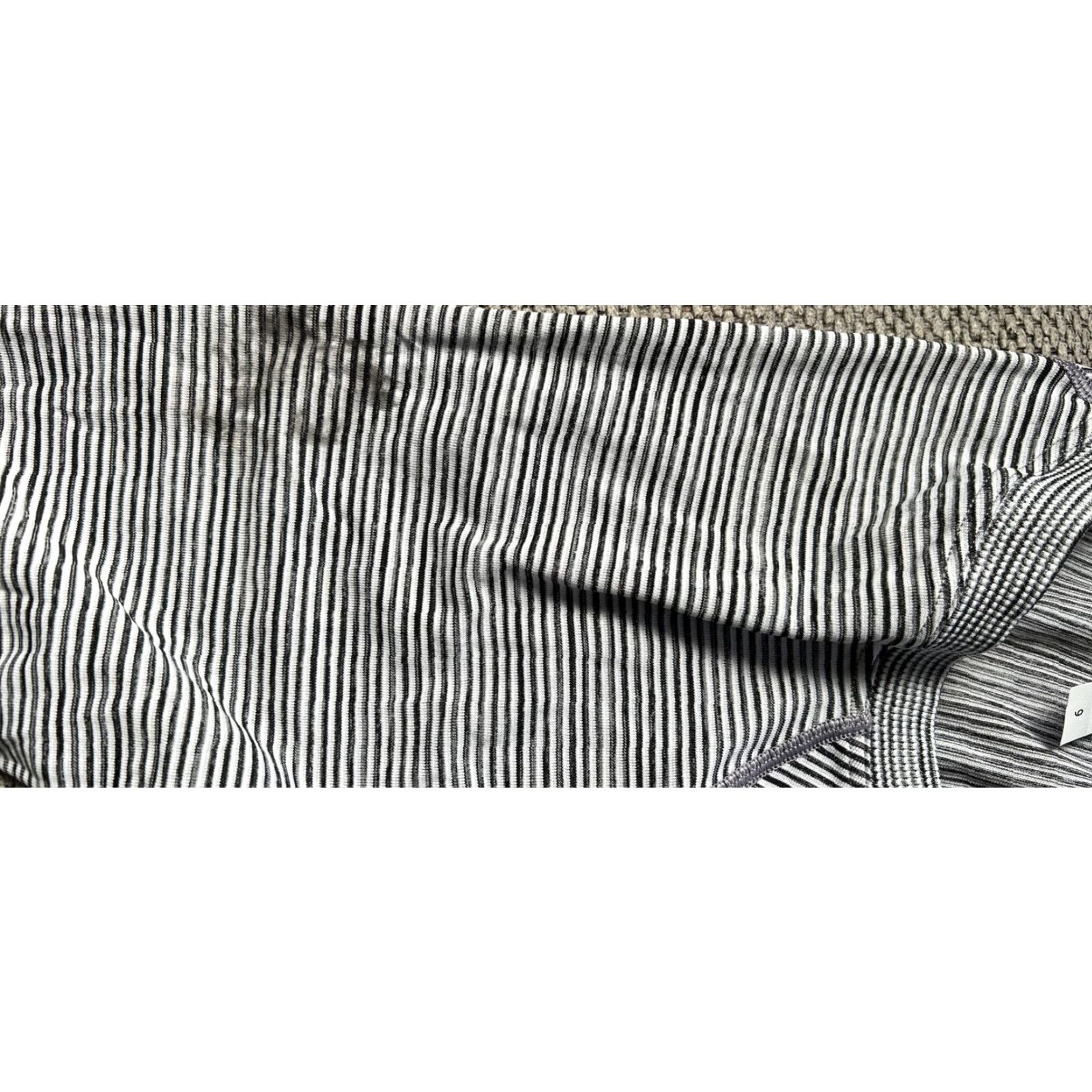 Lululemon VINTAGE NWT Lululemon Swiftly Speed Long Sleeve Stripe Top 6 Shirt Size M / US 6-8 / IT 42-44 - 8 Thumbnail